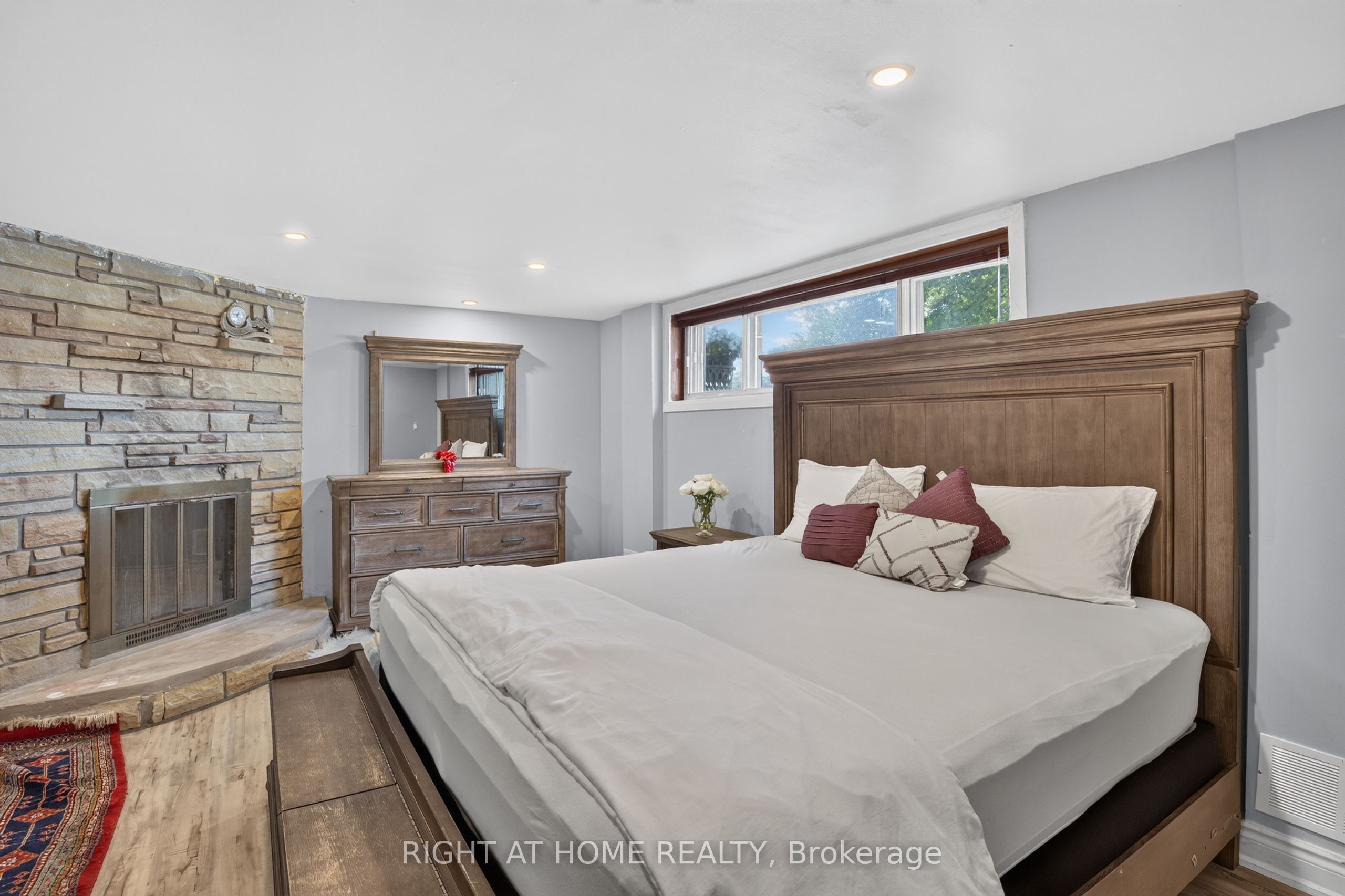 1385 Chartrand Avenue Property Photo 31
