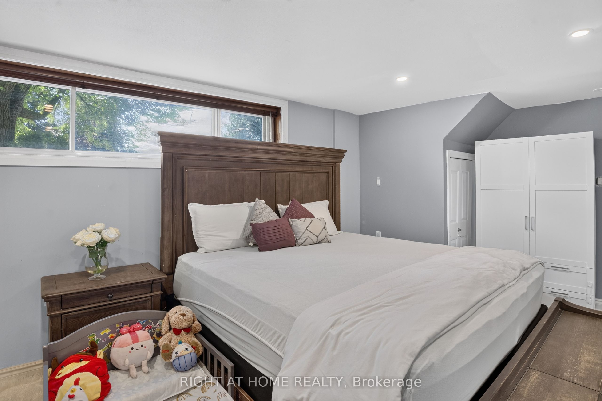1385 Chartrand Avenue Property Photo 32