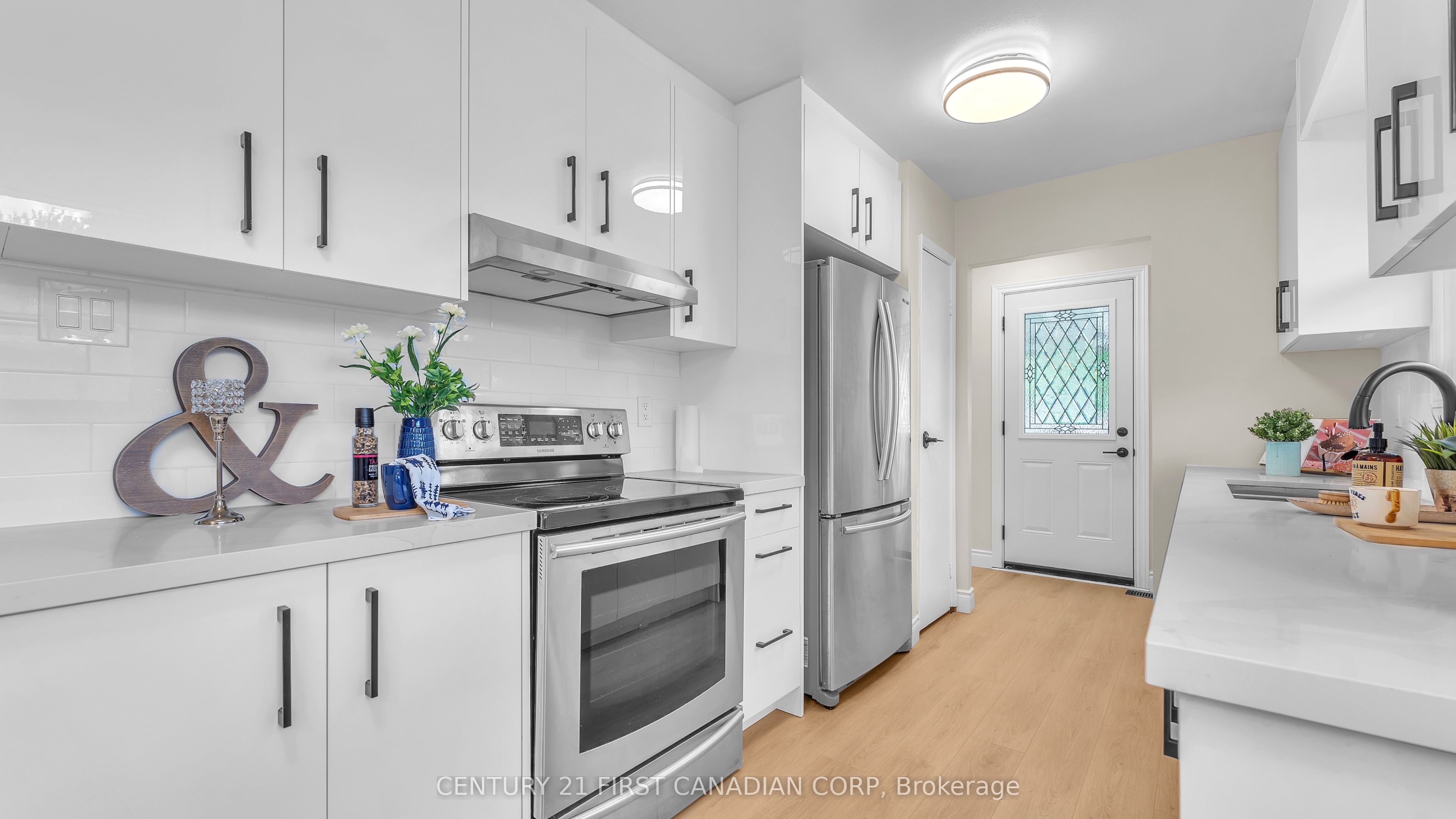 167 Carlyle Drive Property Photo 4