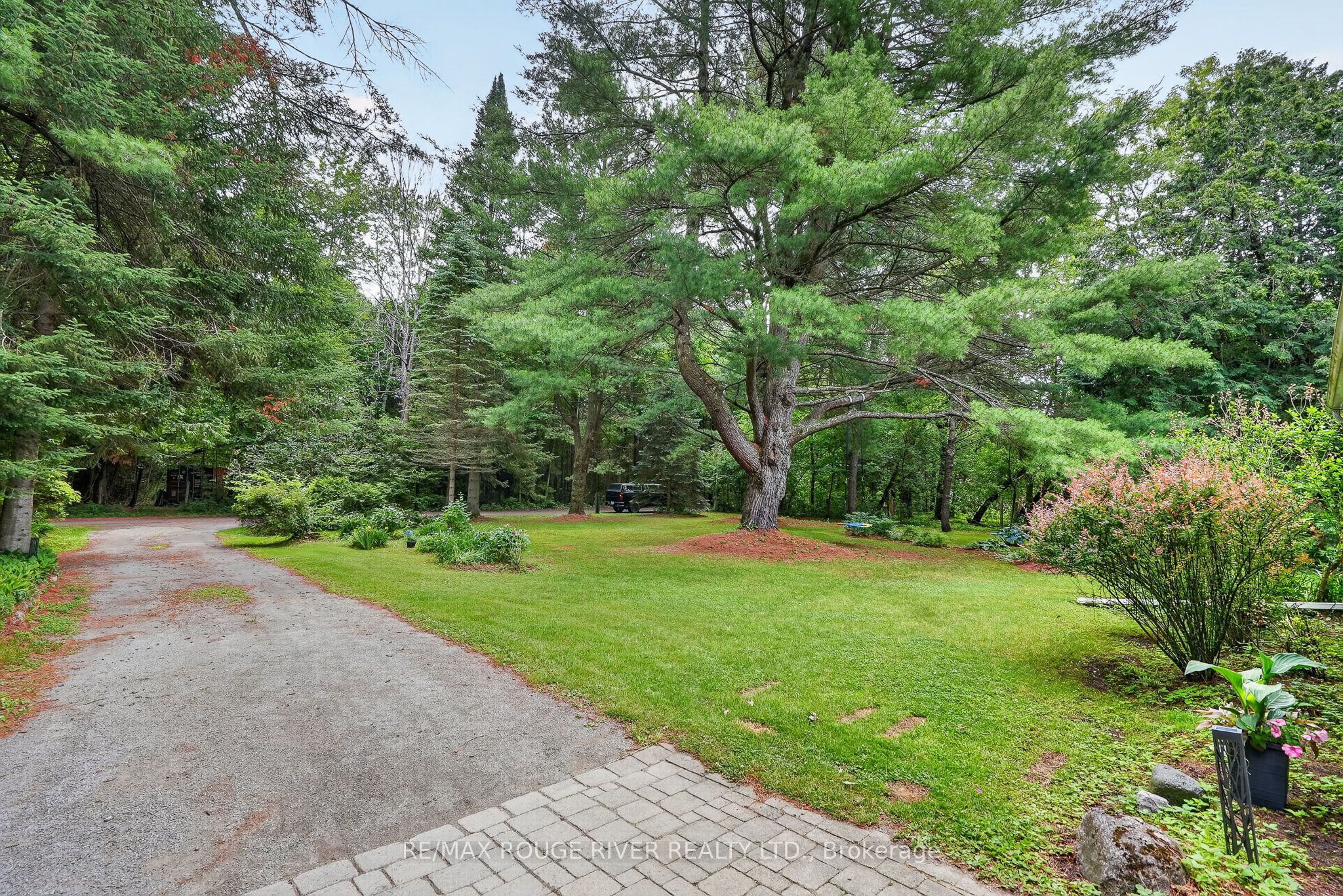 5100 Heaslip Lane Property Photo 6