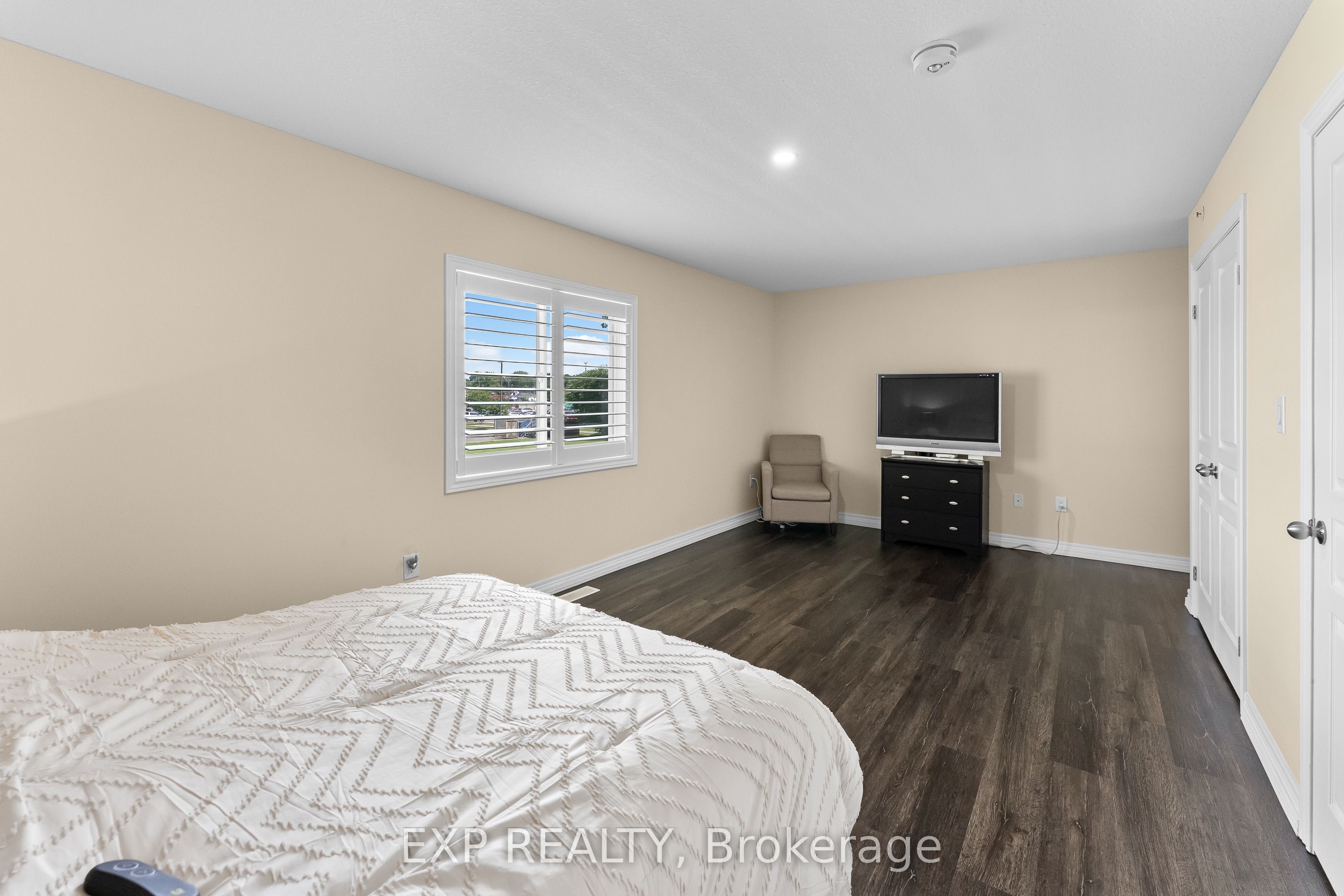 60 Canterbury Drive 3 Property Photo 13