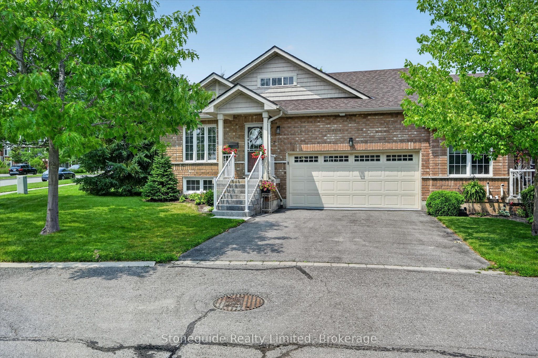 909 Wentworth Street 2 Property Photo 1