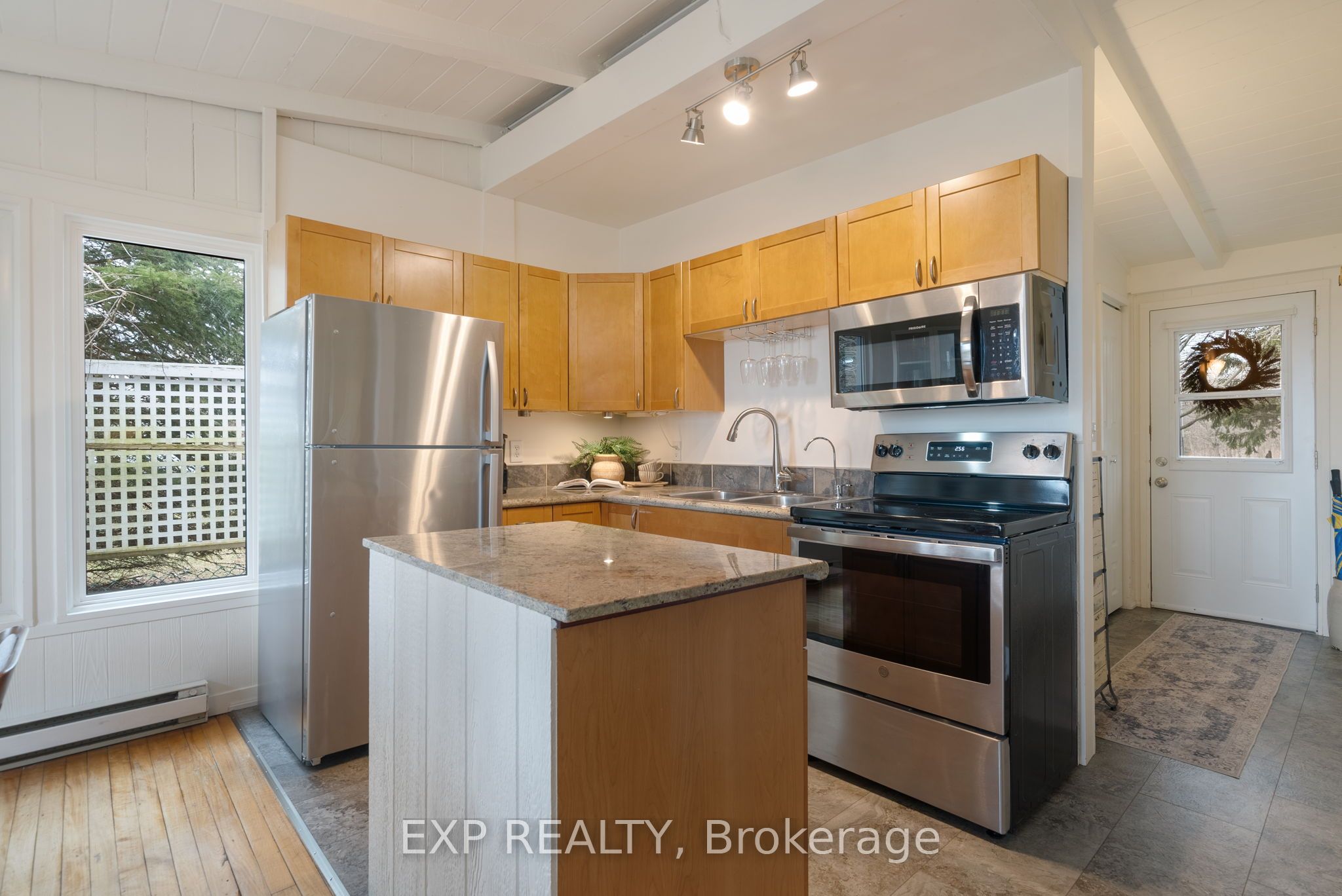 113 Victoria Beach Road Property Photo 6