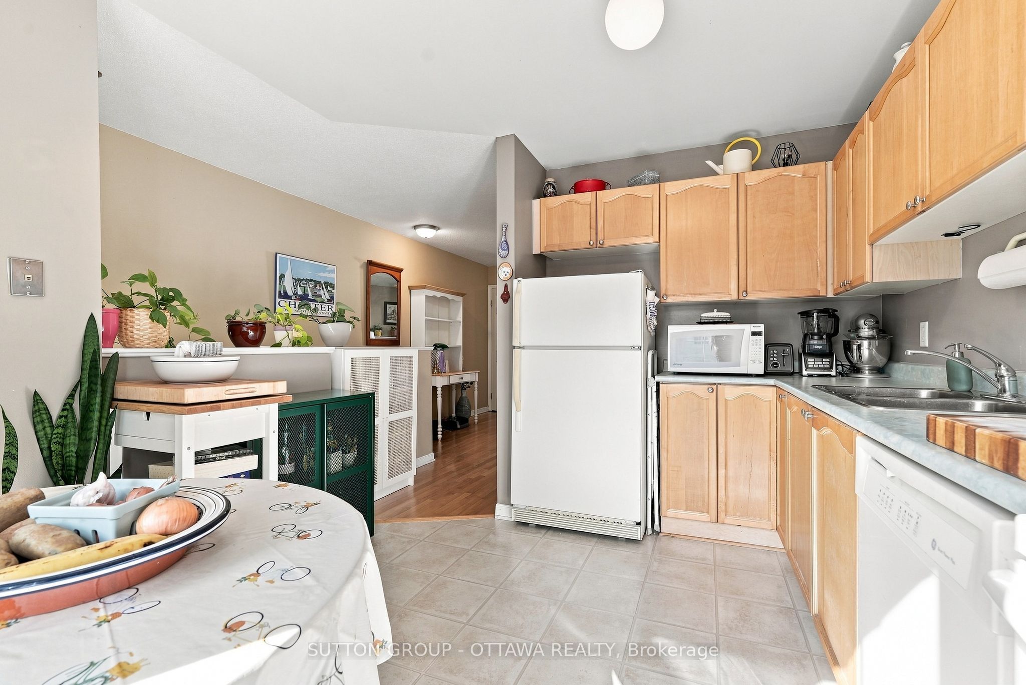 22 Manhattan Crescent Property Photo 7