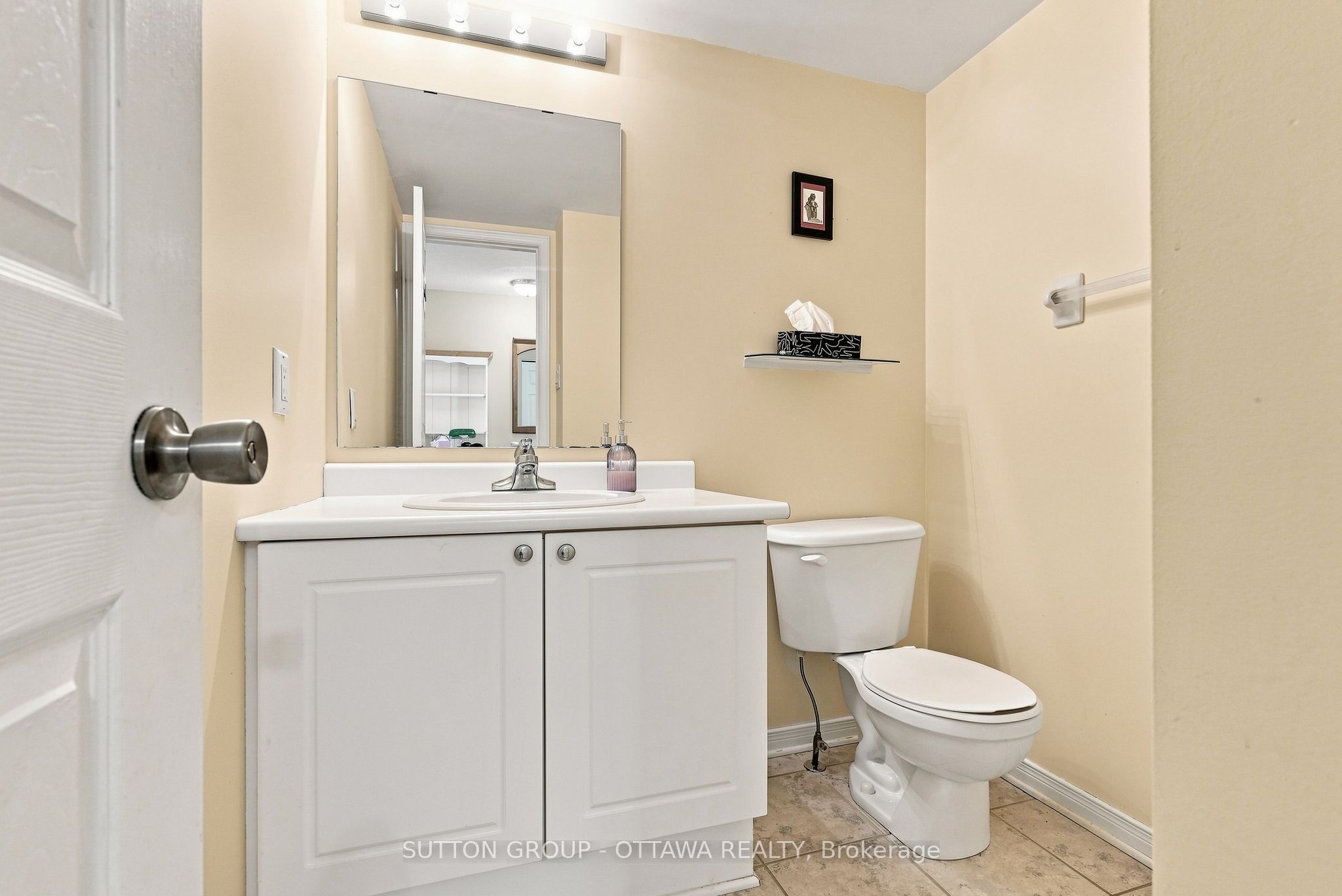 22 Manhattan Crescent Property Photo 9