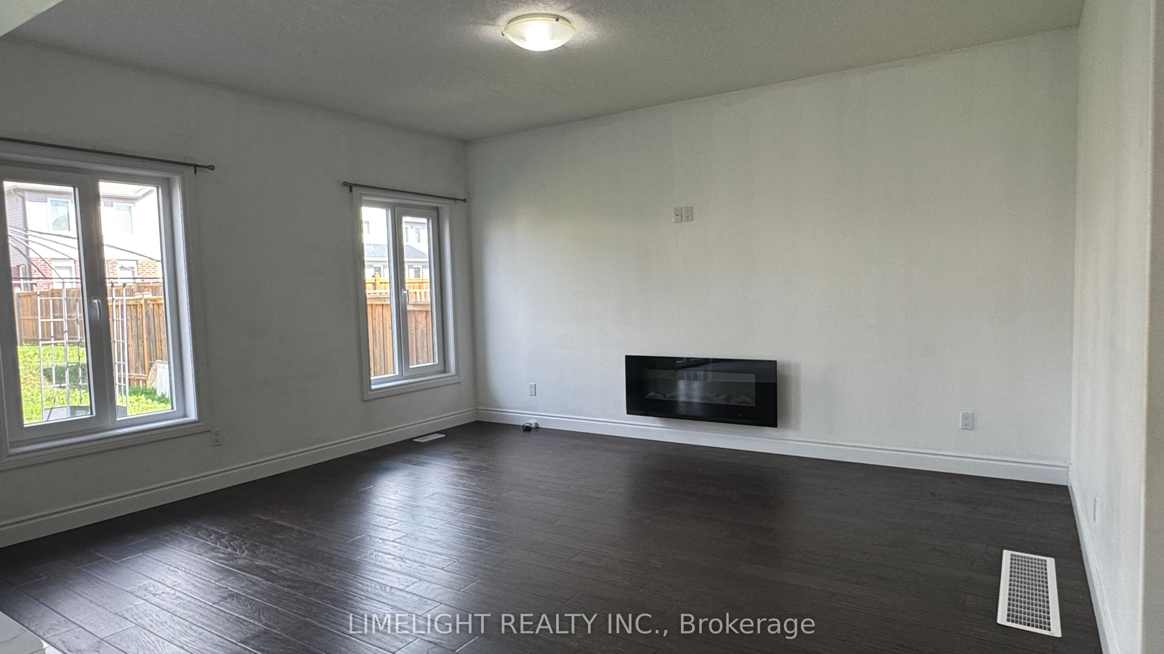 1942 Cedarpark Drive Property Photo 3