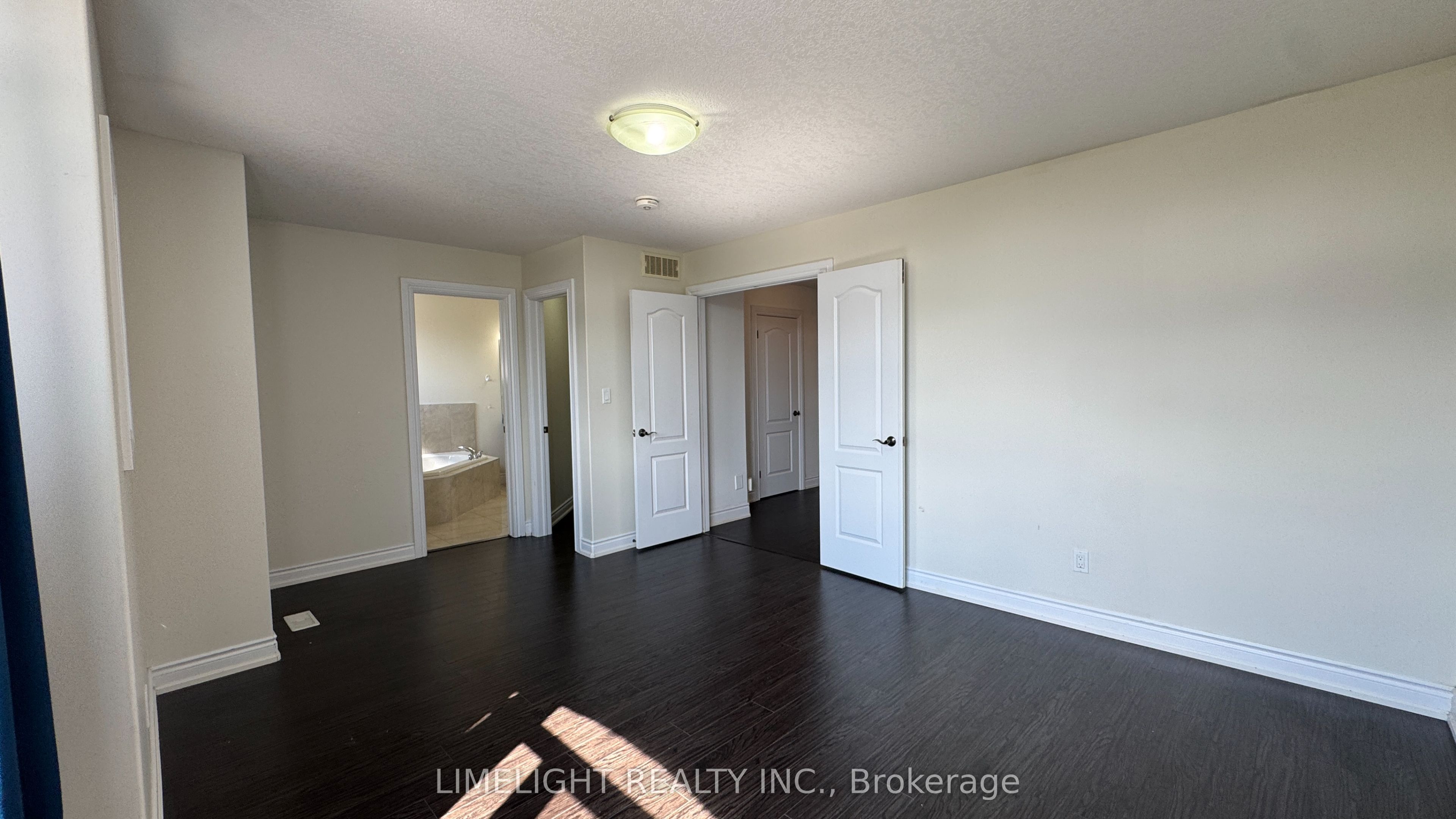 1942 Cedarpark Drive Property Photo 23