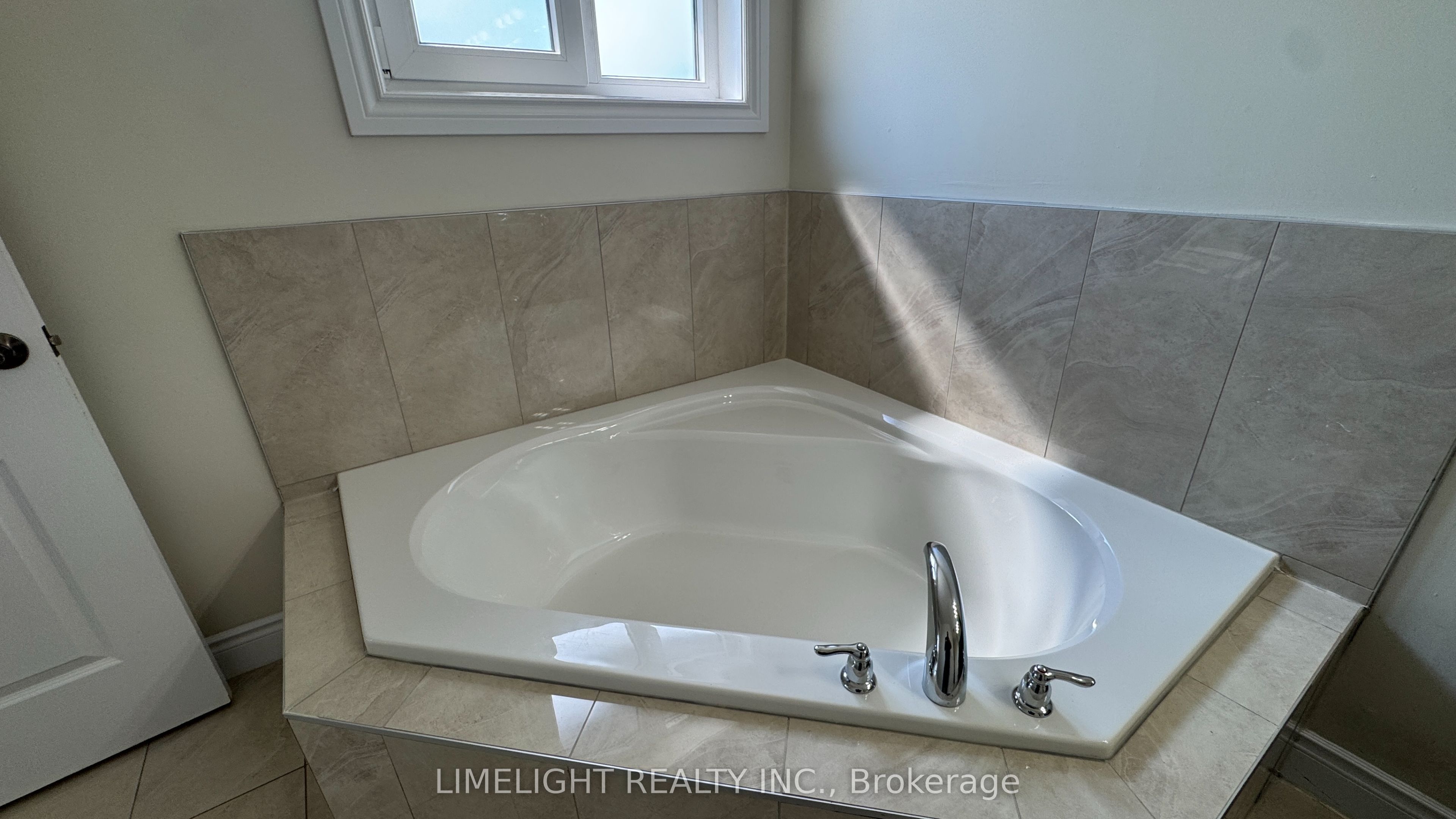 1942 Cedarpark Drive Property Photo 26