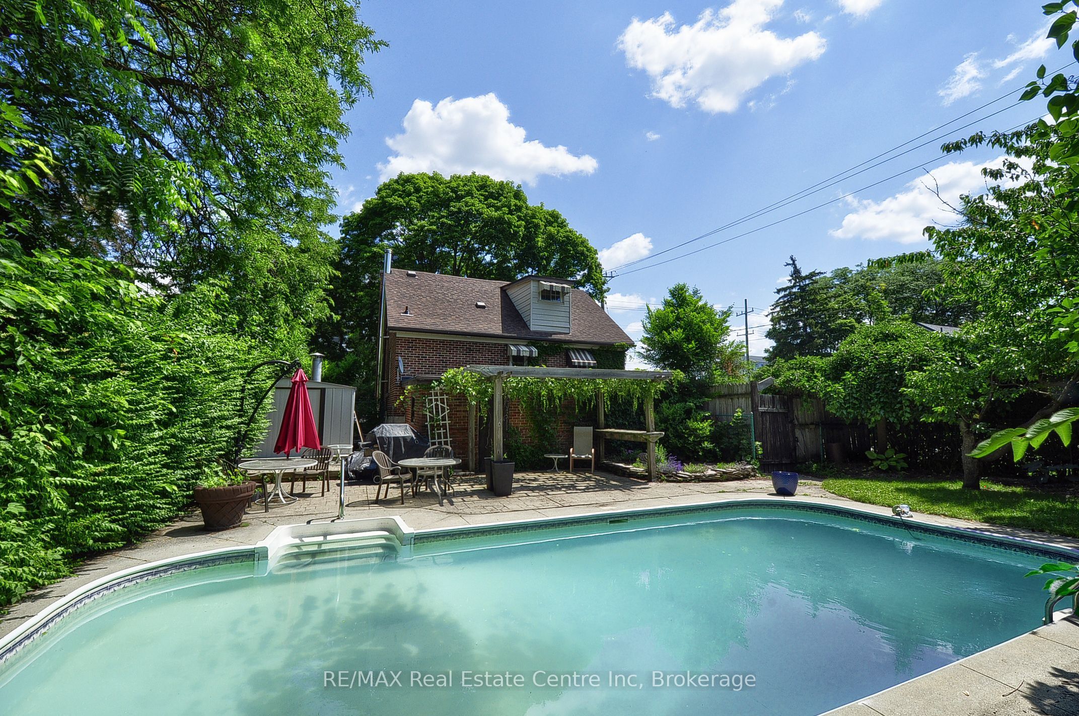 285 Albert Street W Property Photo 23