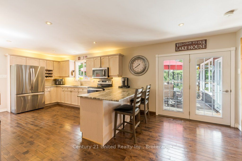 41 Hall Crescent Property Photo 9