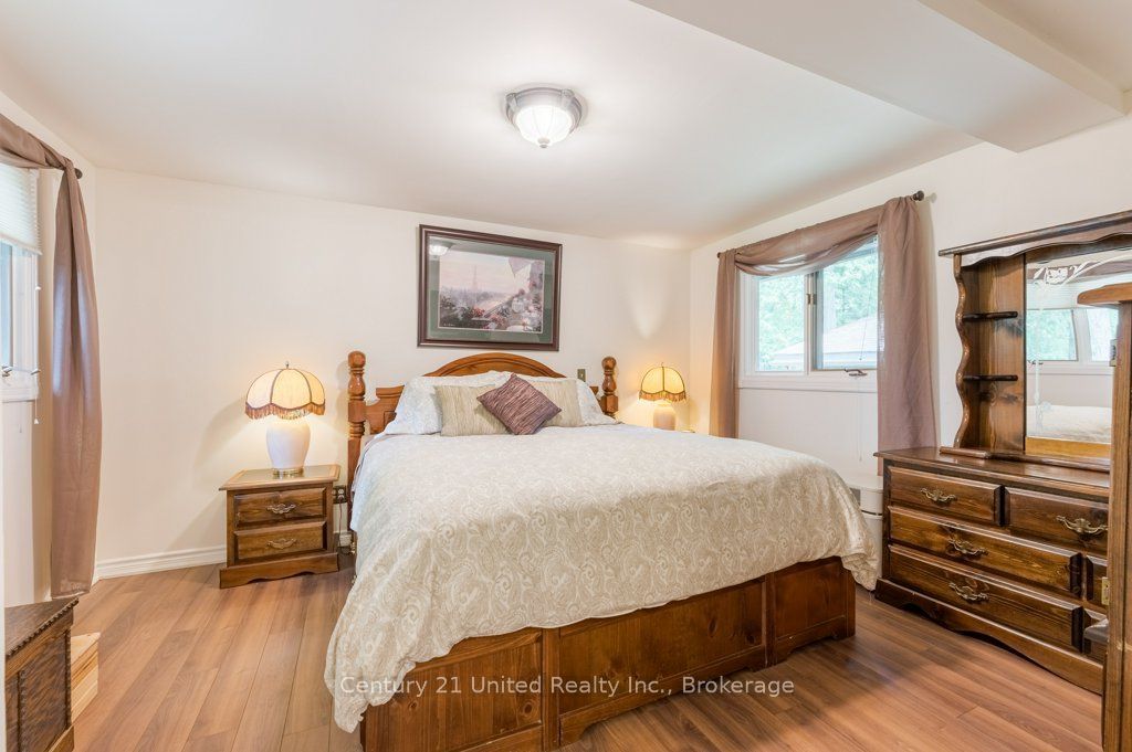 41 Hall Crescent Property Photo 15