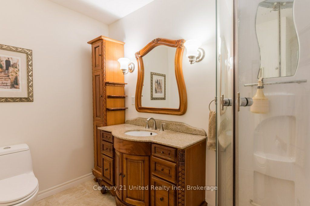 41 Hall Crescent Property Photo 16