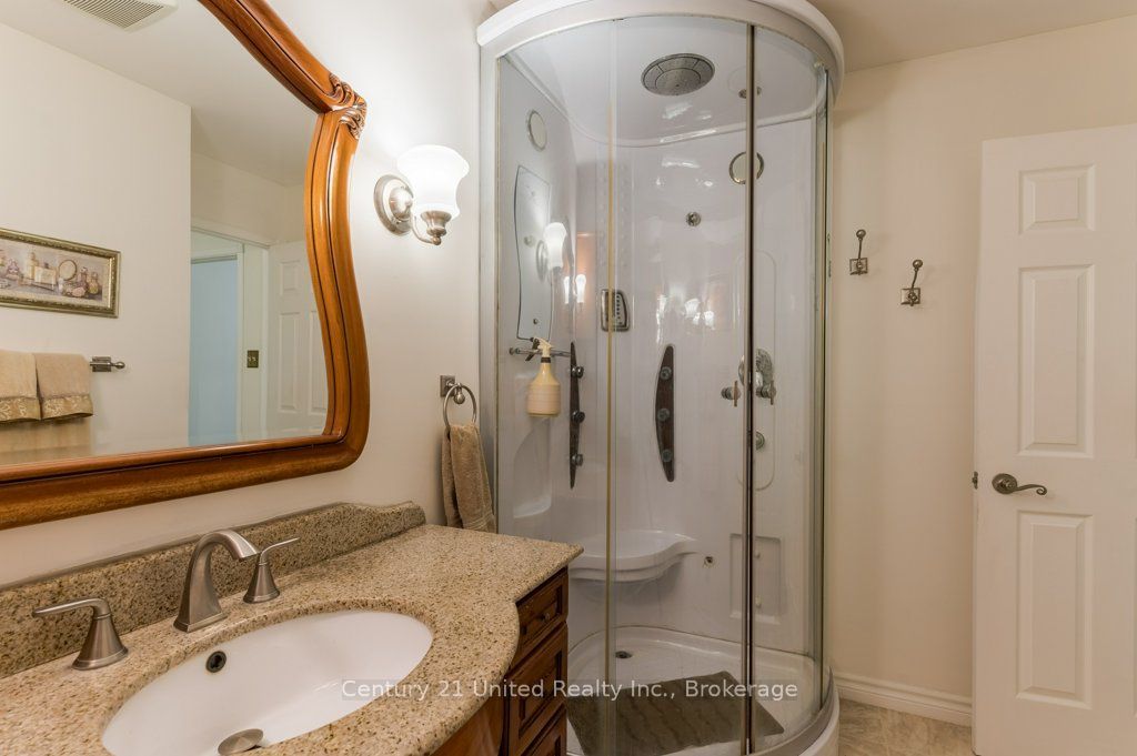 41 Hall Crescent Property Photo 17