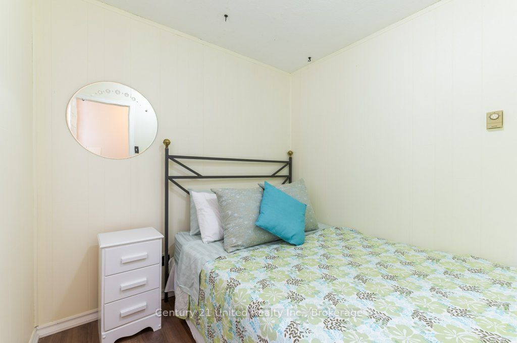 41 Hall Crescent Property Photo 20