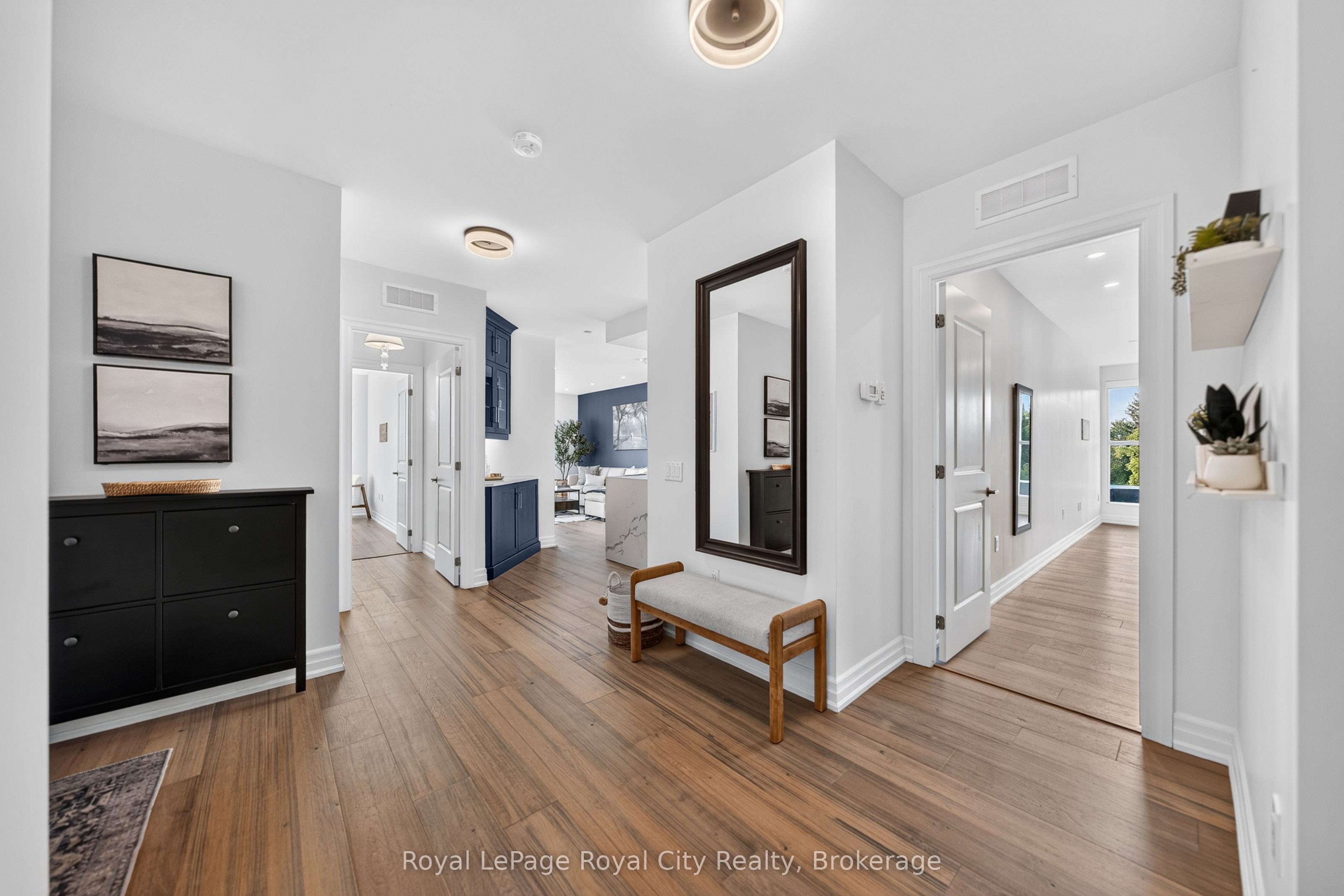 1880 Gordon Street 305 Property Photo 4