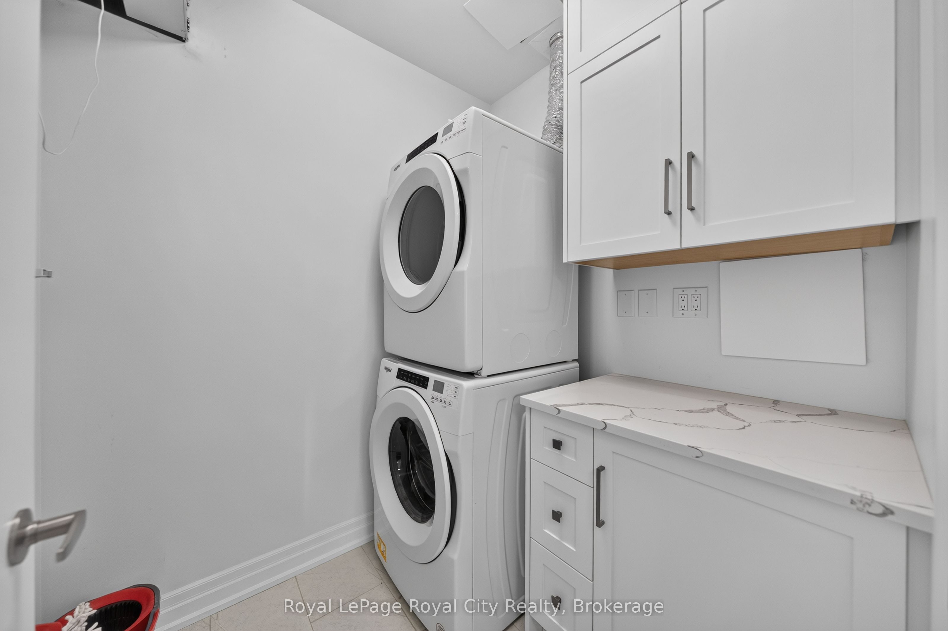 1880 Gordon Street 305 Property Photo 30