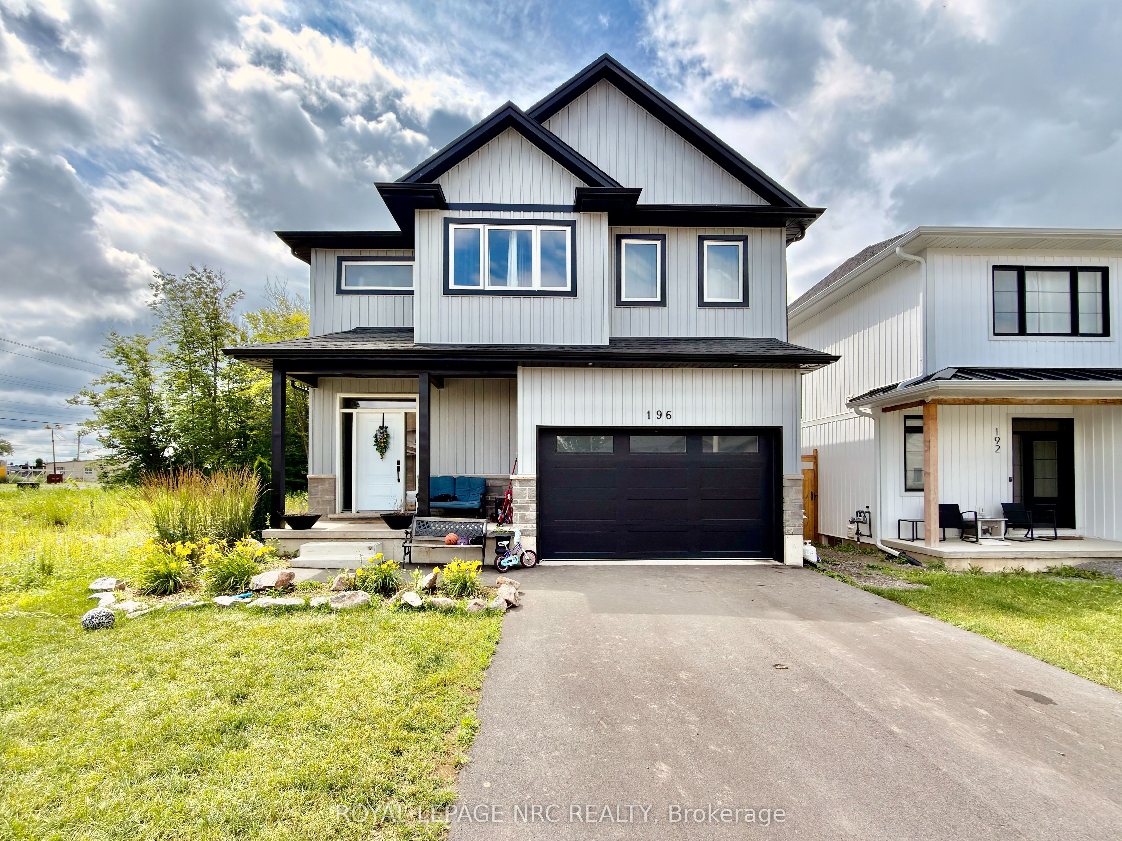 196 Hodgkins Avenue Property Photo 1