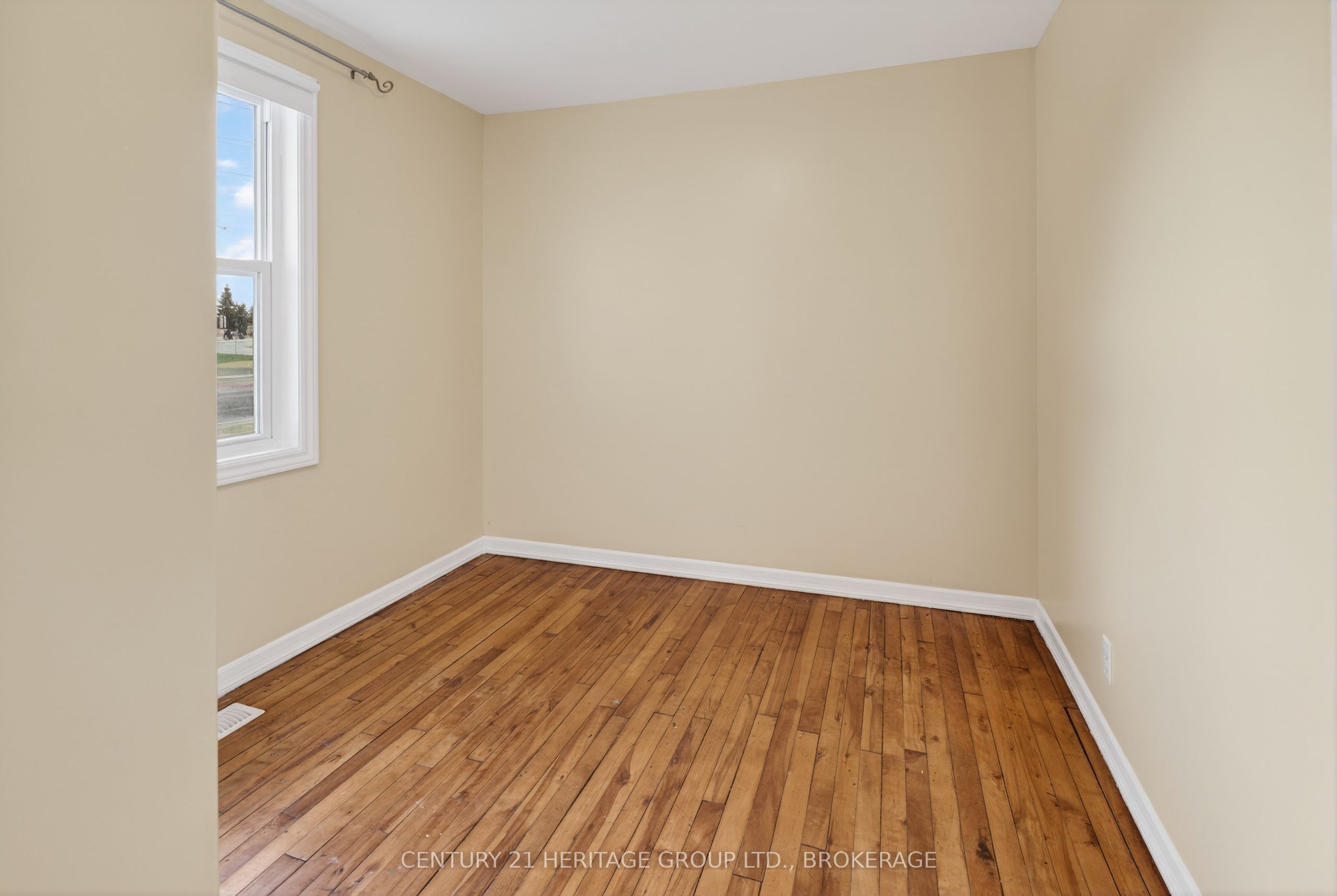 77 Portsmouth Avenue Property Photo 12