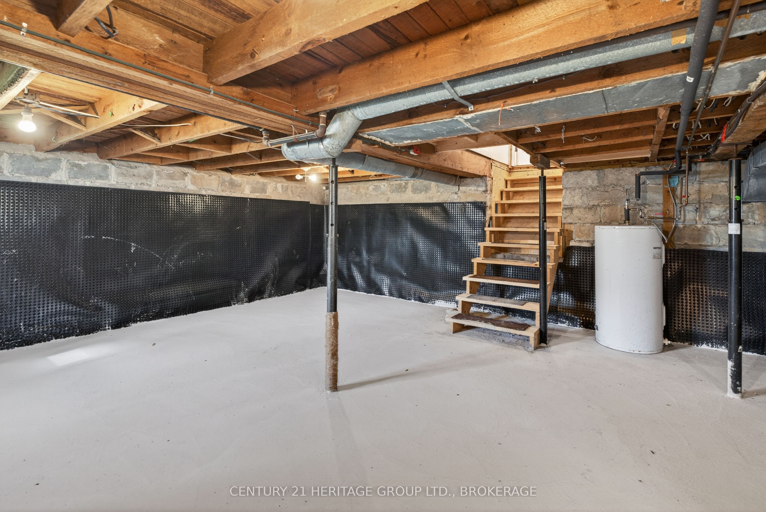 77 Portsmouth Avenue Property Photo 29