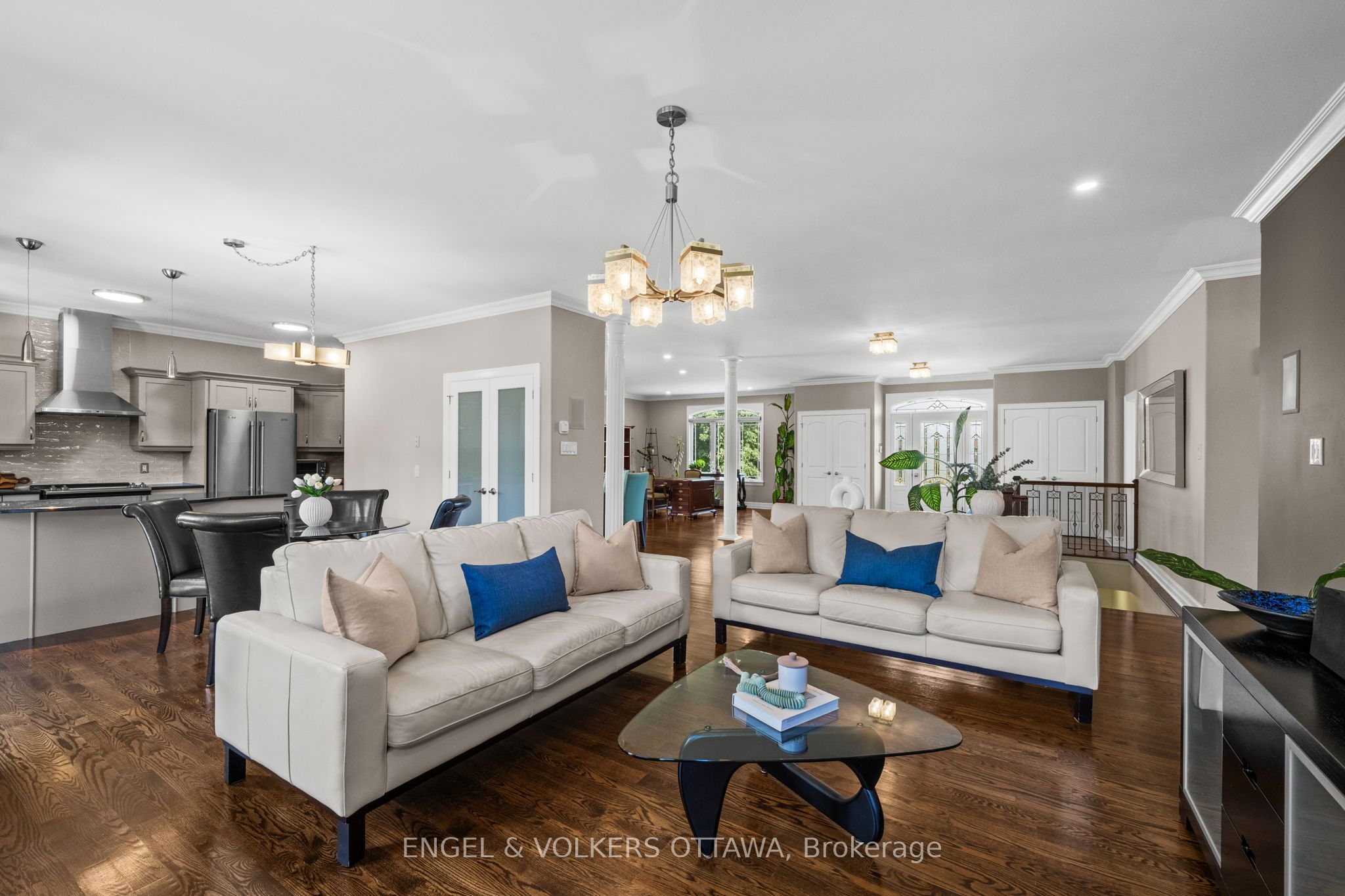 557 Tullamore Street Property Photo 15