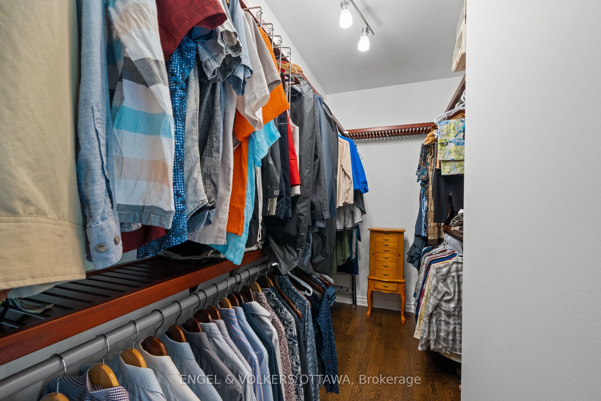557 Tullamore Street Property Photo 26