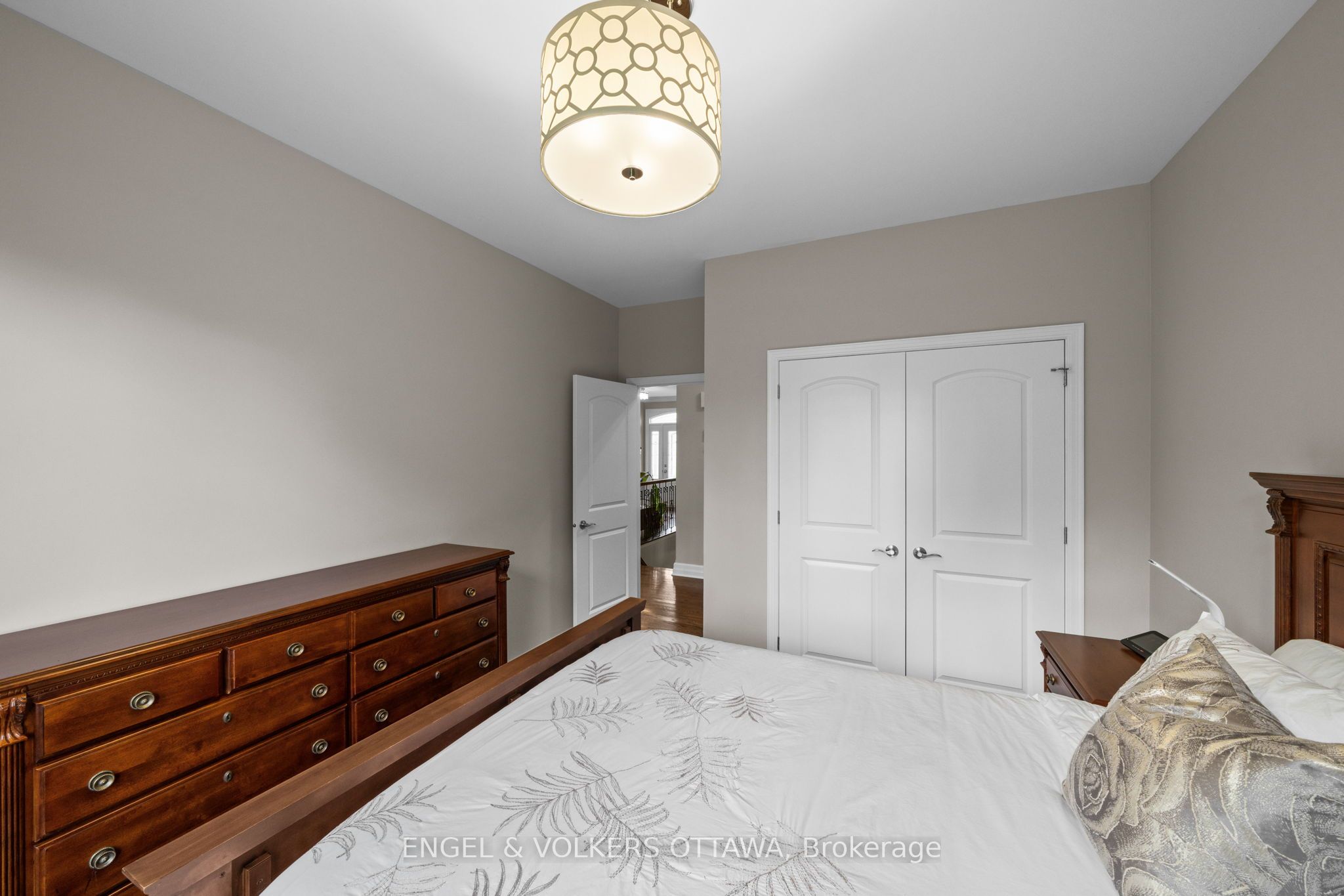 557 Tullamore Street Property Photo 29