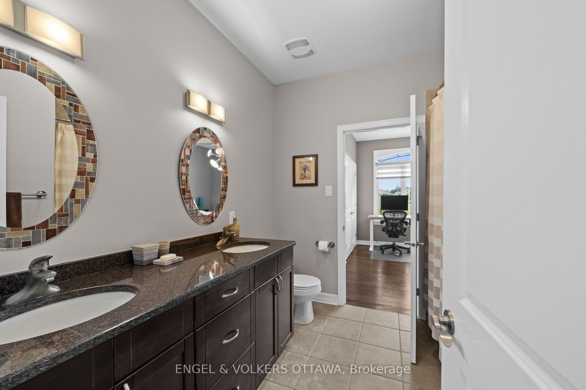557 Tullamore Street Property Photo 30