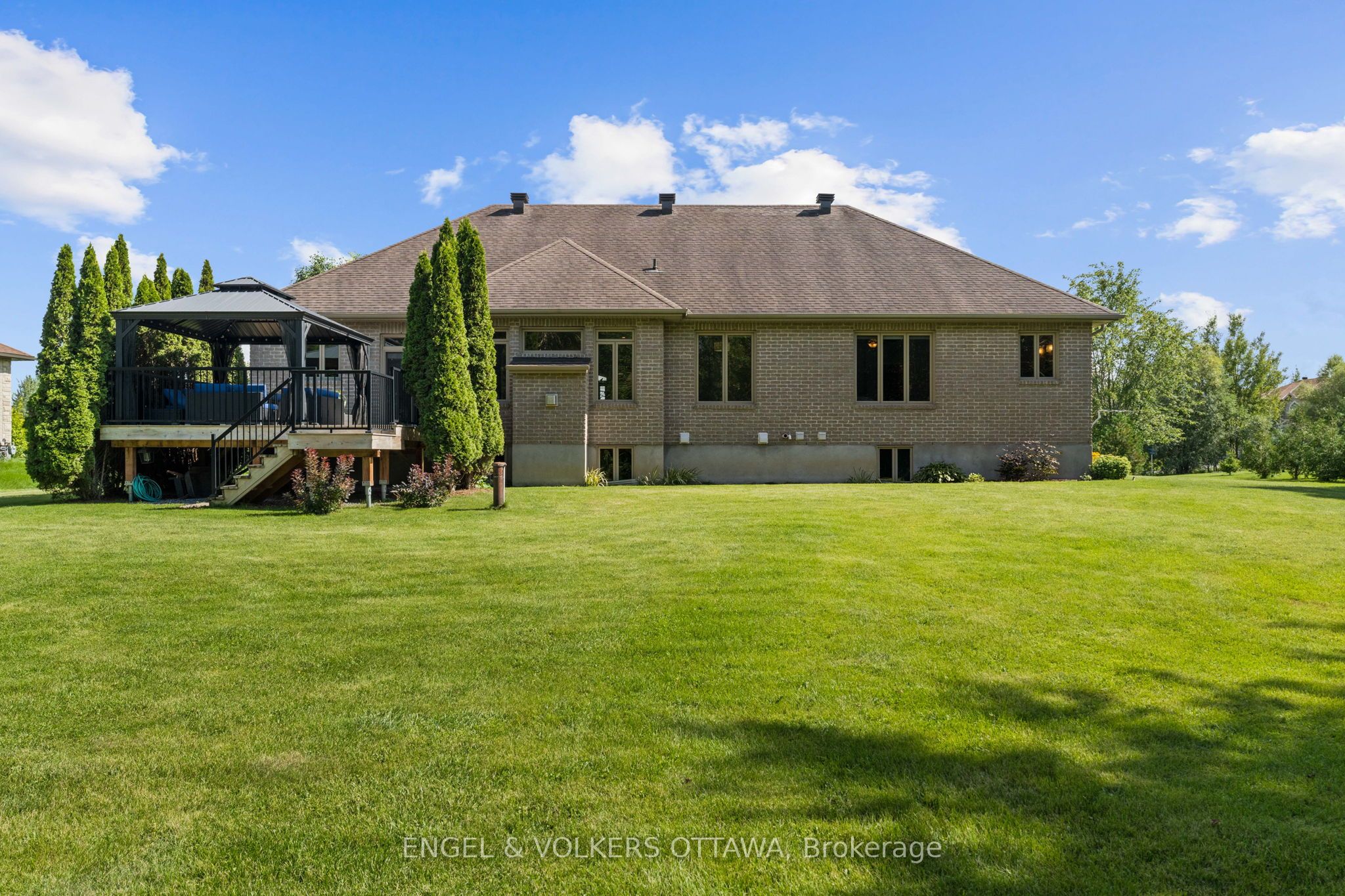 557 Tullamore Street Property Photo 35