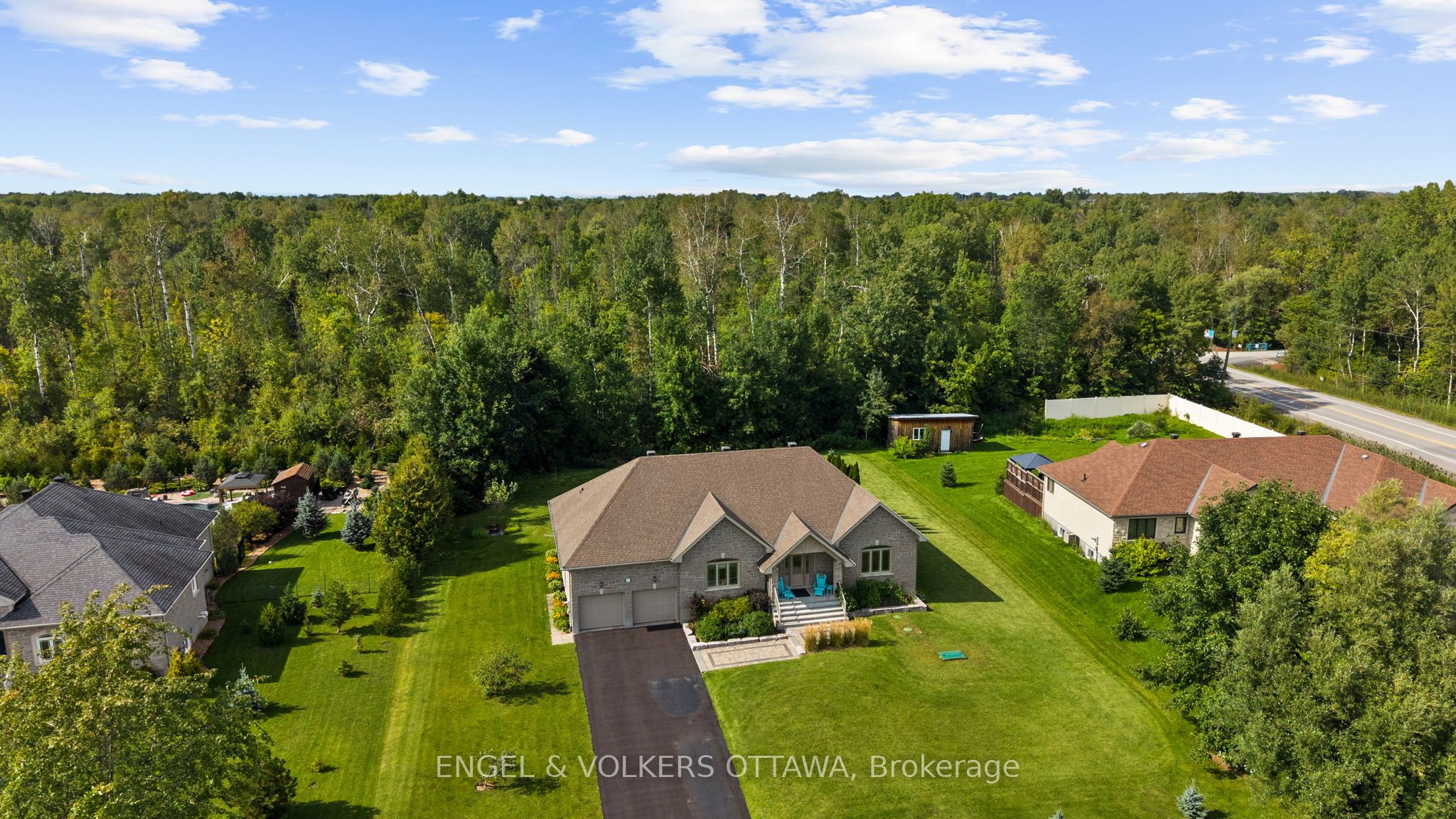 557 Tullamore Street Property Photo 41