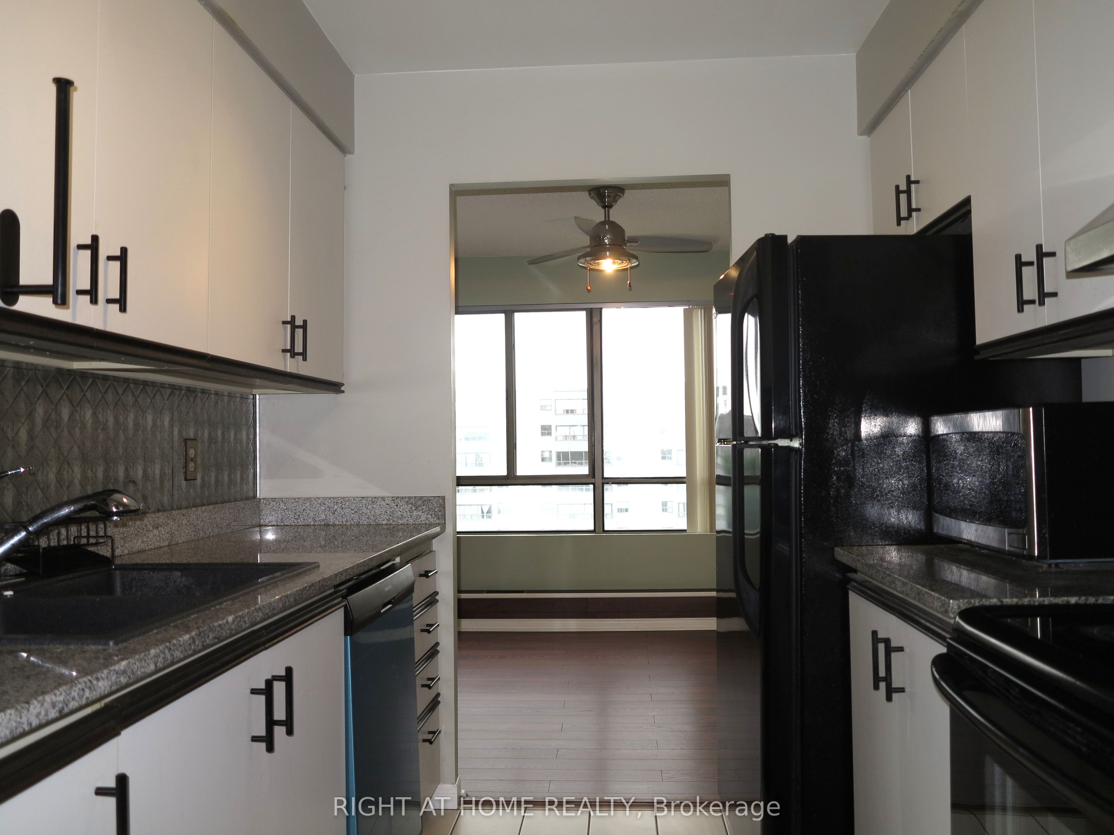 570 Proudfoot Lane 1011 Property Photo 4