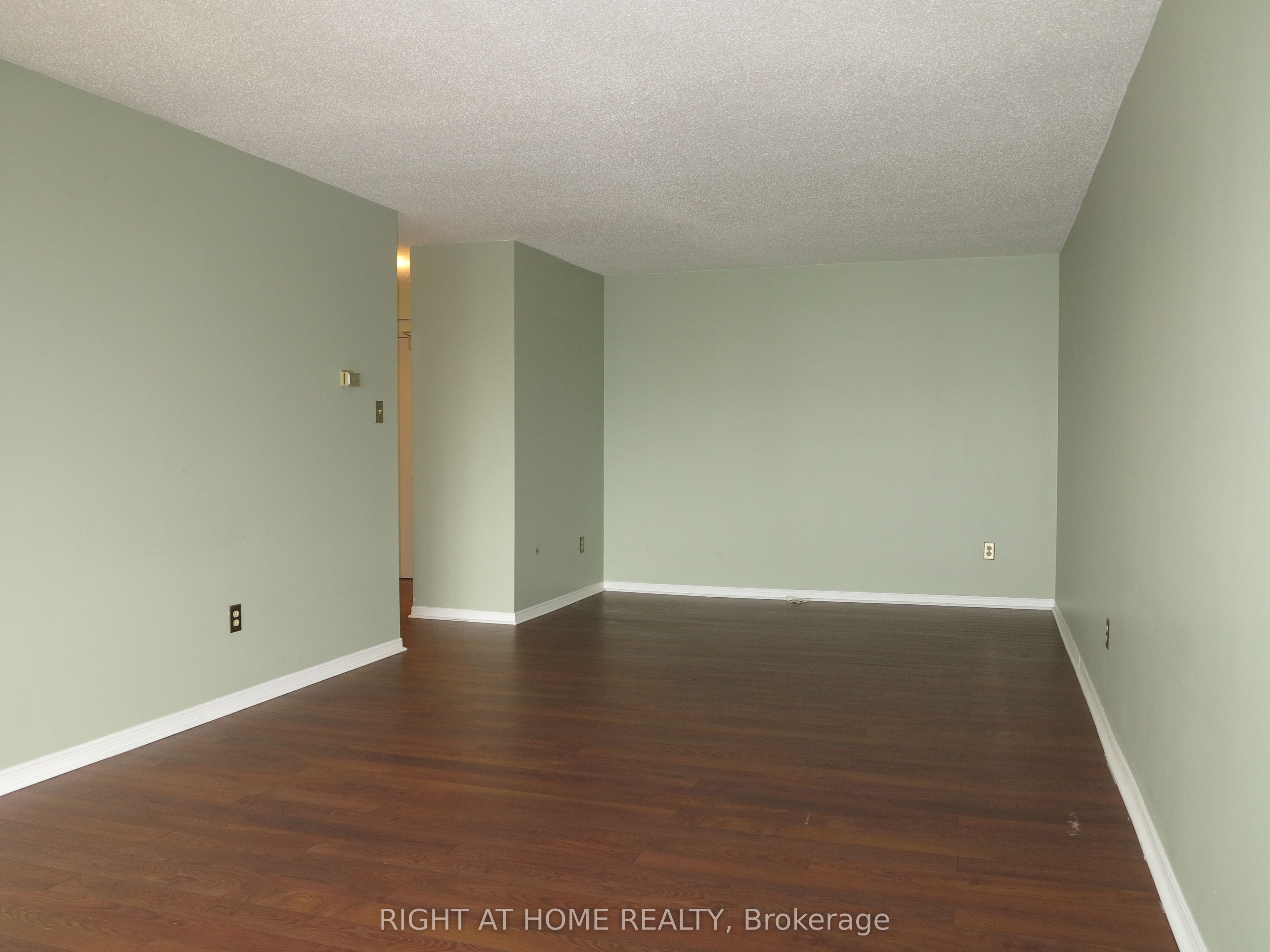 570 Proudfoot Lane 1011 Property Photo 10