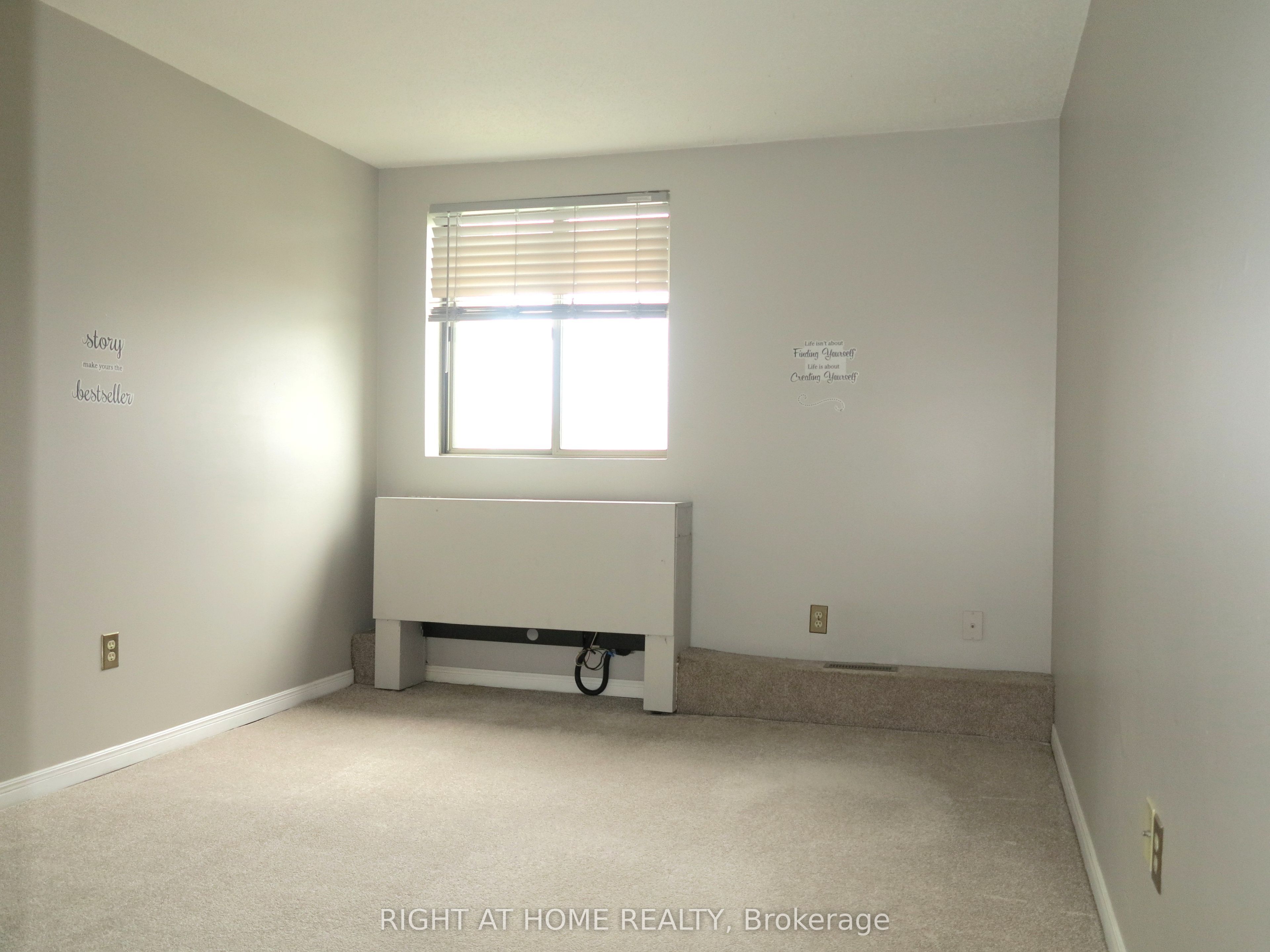 570 Proudfoot Lane 1011 Property Photo 12