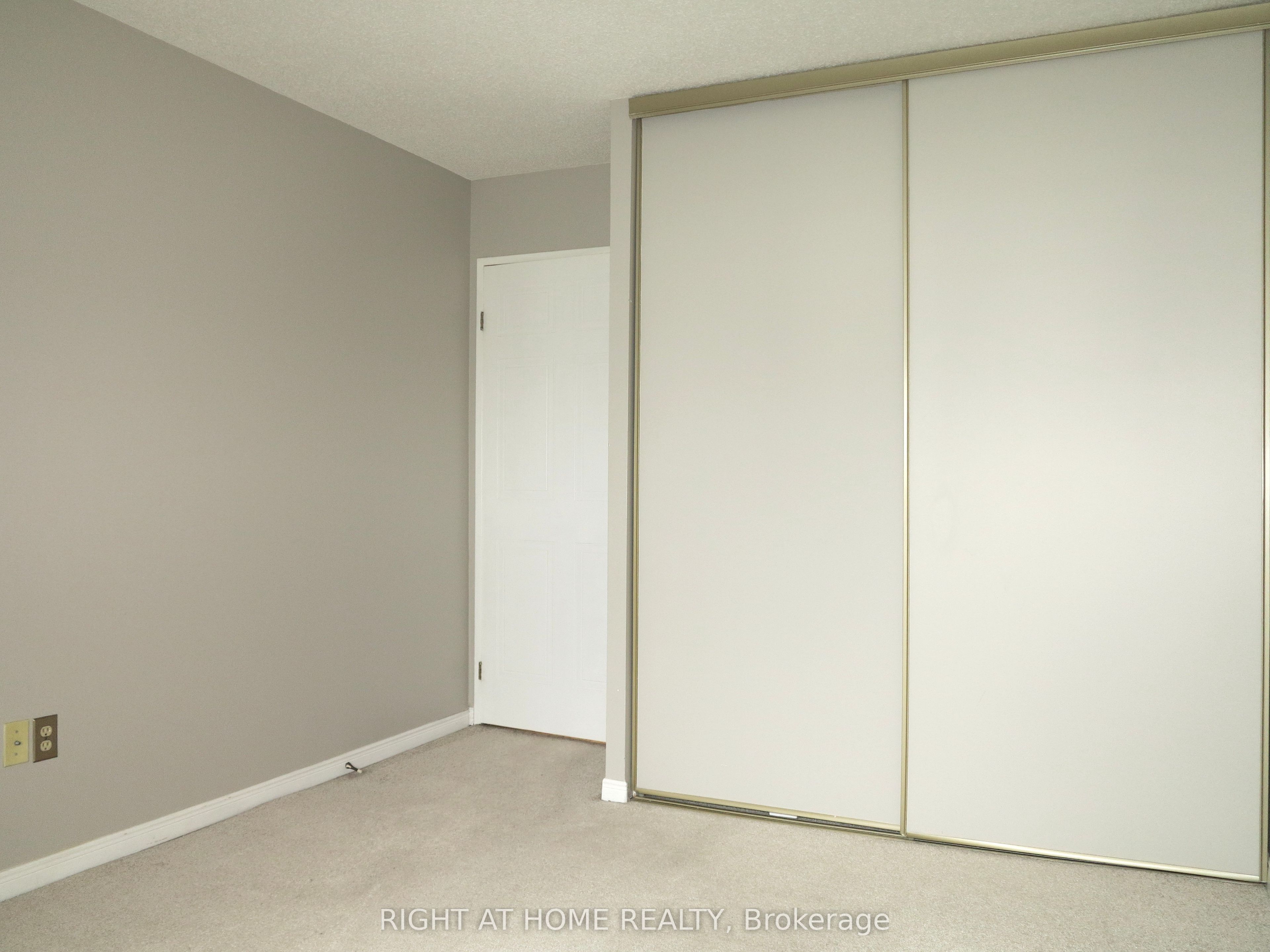 570 Proudfoot Lane 1011 Property Photo 13