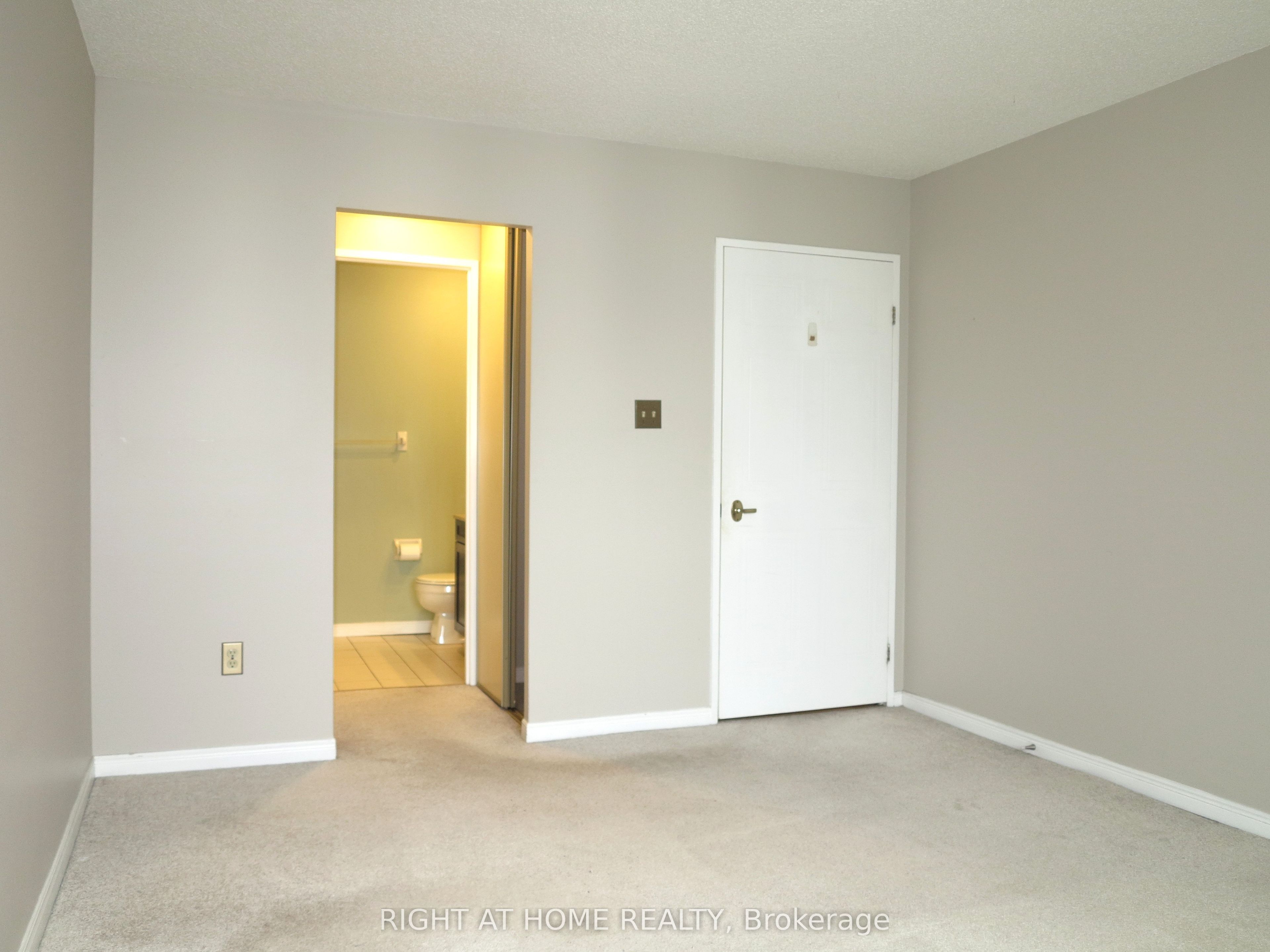 570 Proudfoot Lane 1011 Property Photo 16