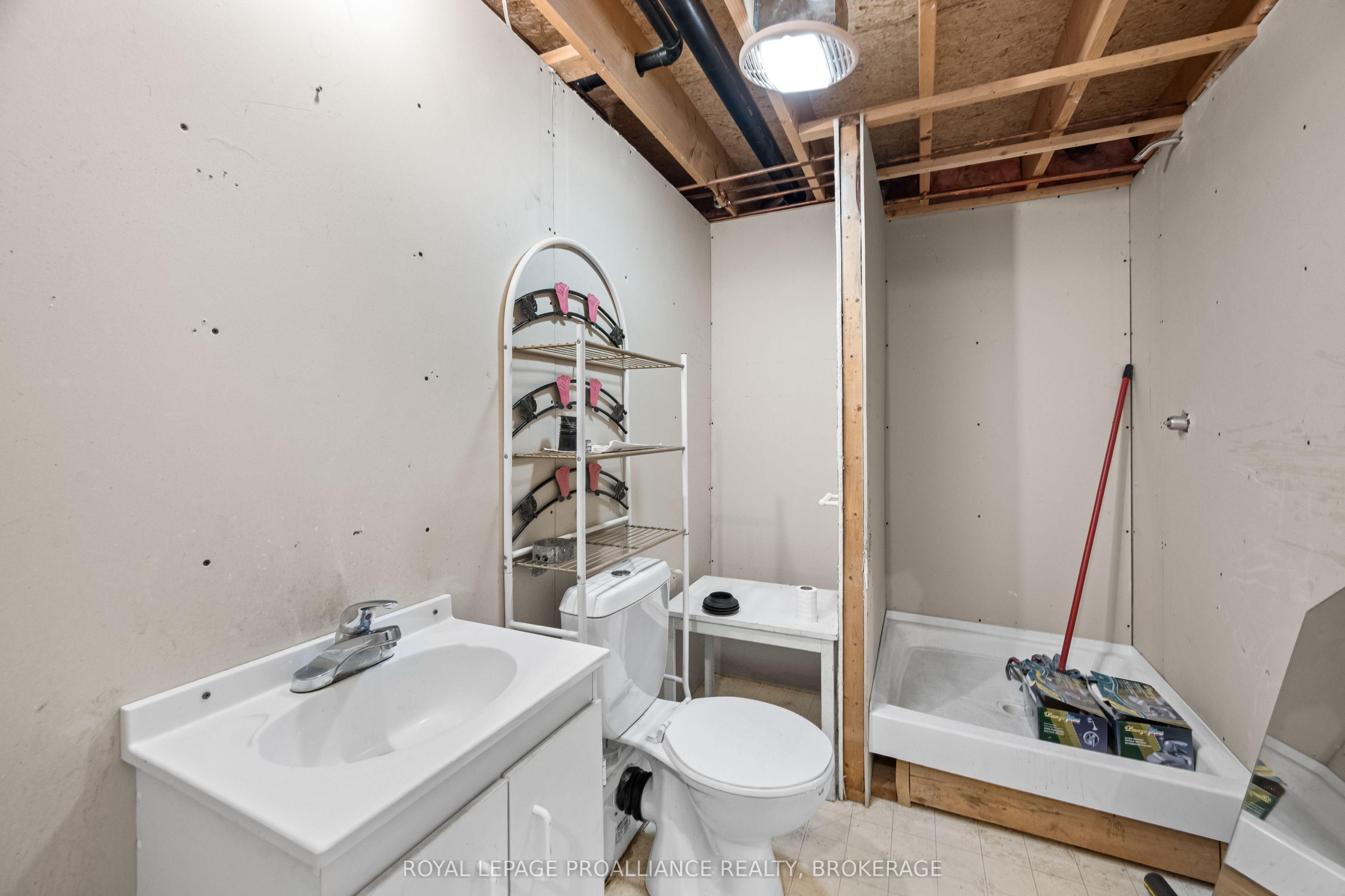 96 Colebrook Road Property Photo 31