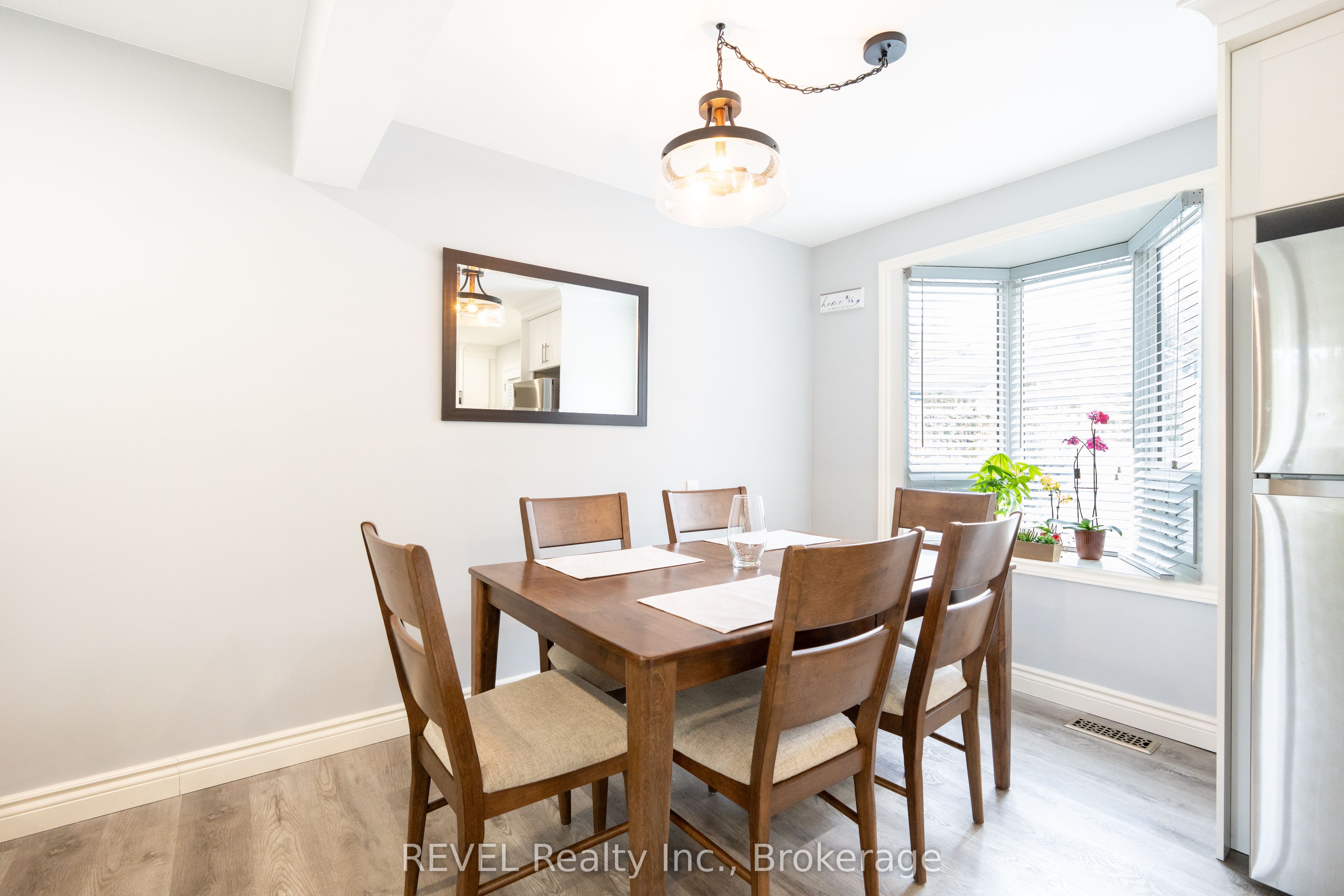 4480 Queensway Gardens Property Photo 9