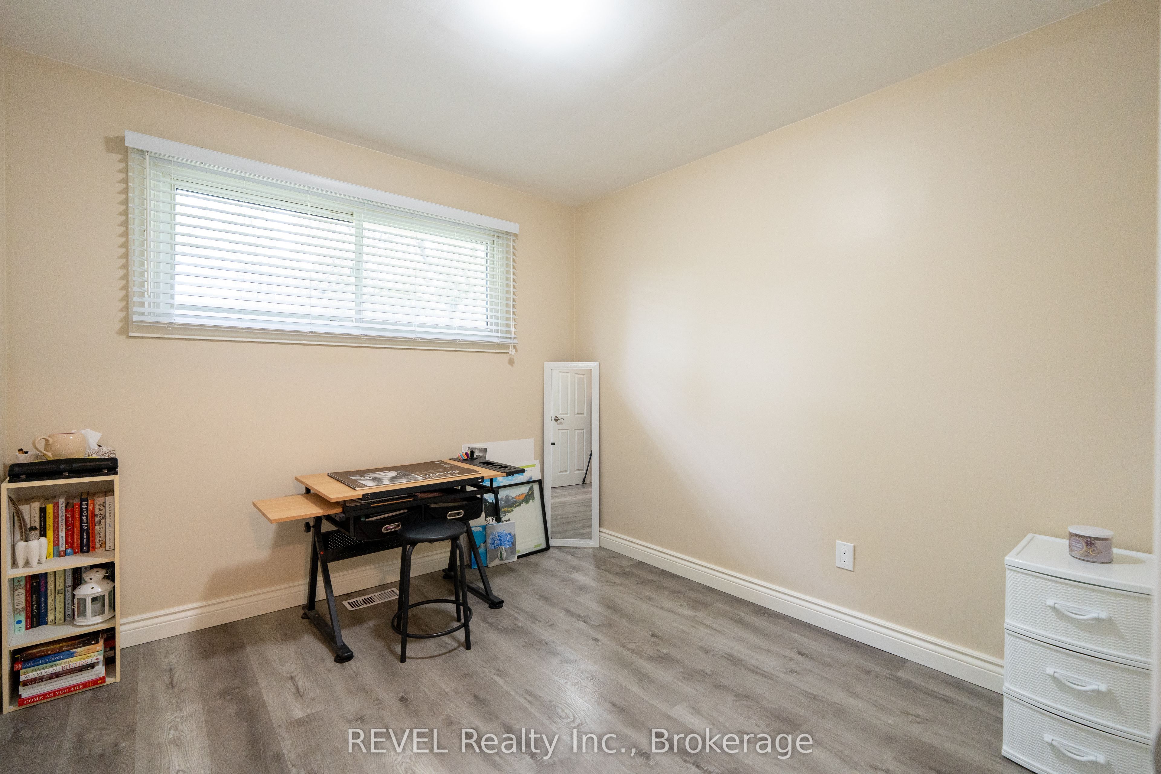 4480 Queensway Gardens Property Photo 16
