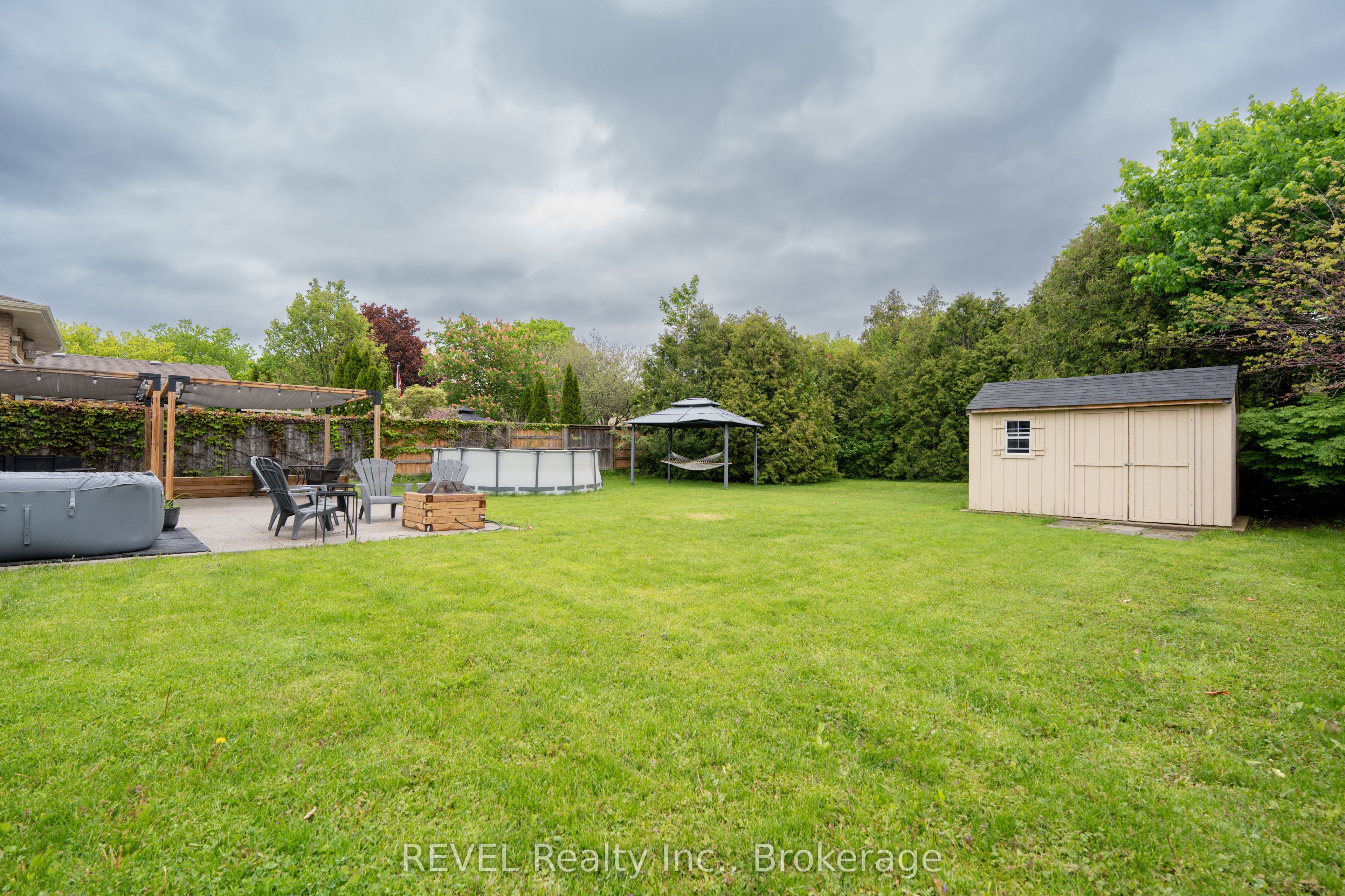 4480 Queensway Gardens Property Photo 31
