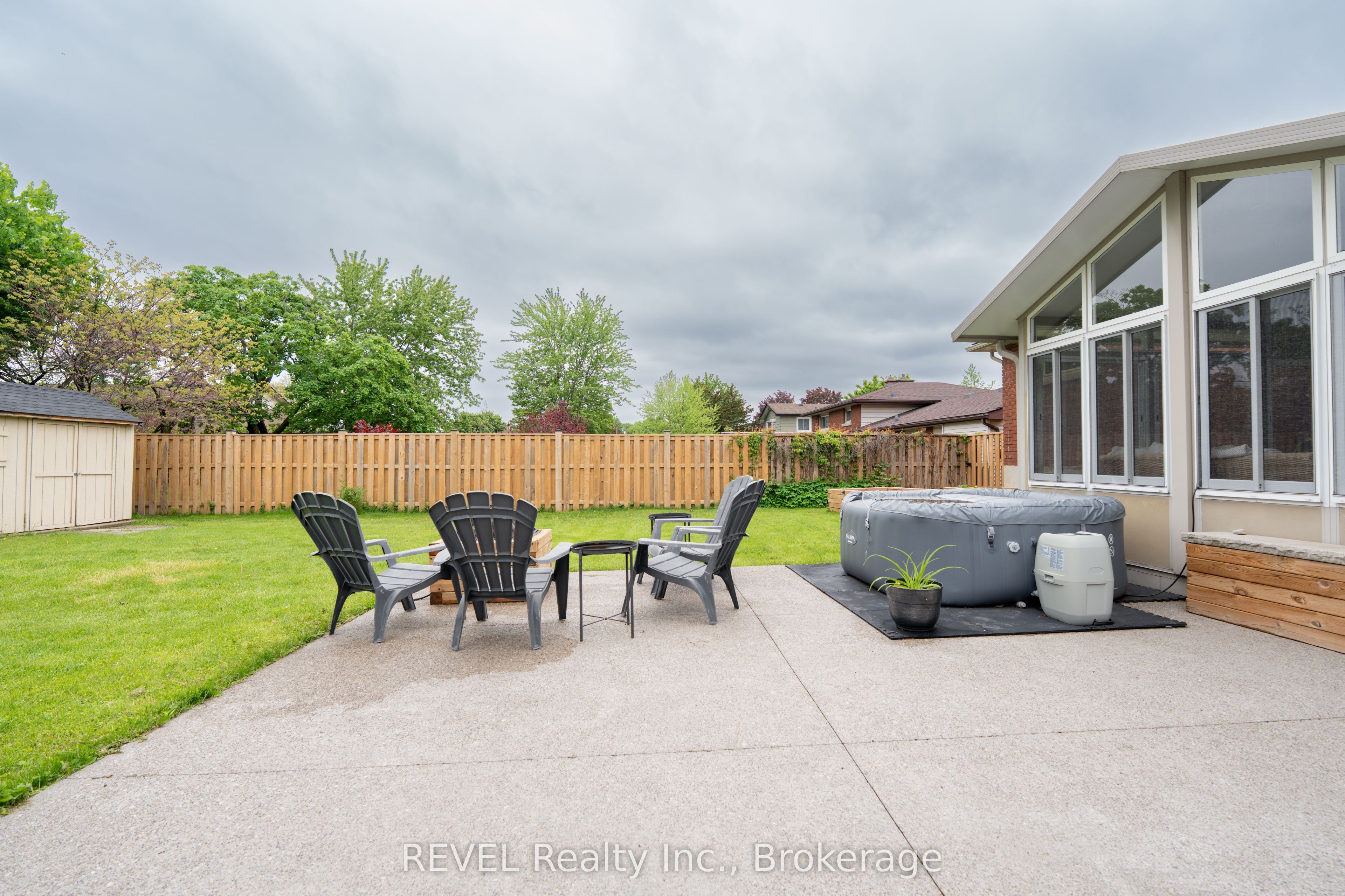 4480 Queensway Gardens Property Photo 33