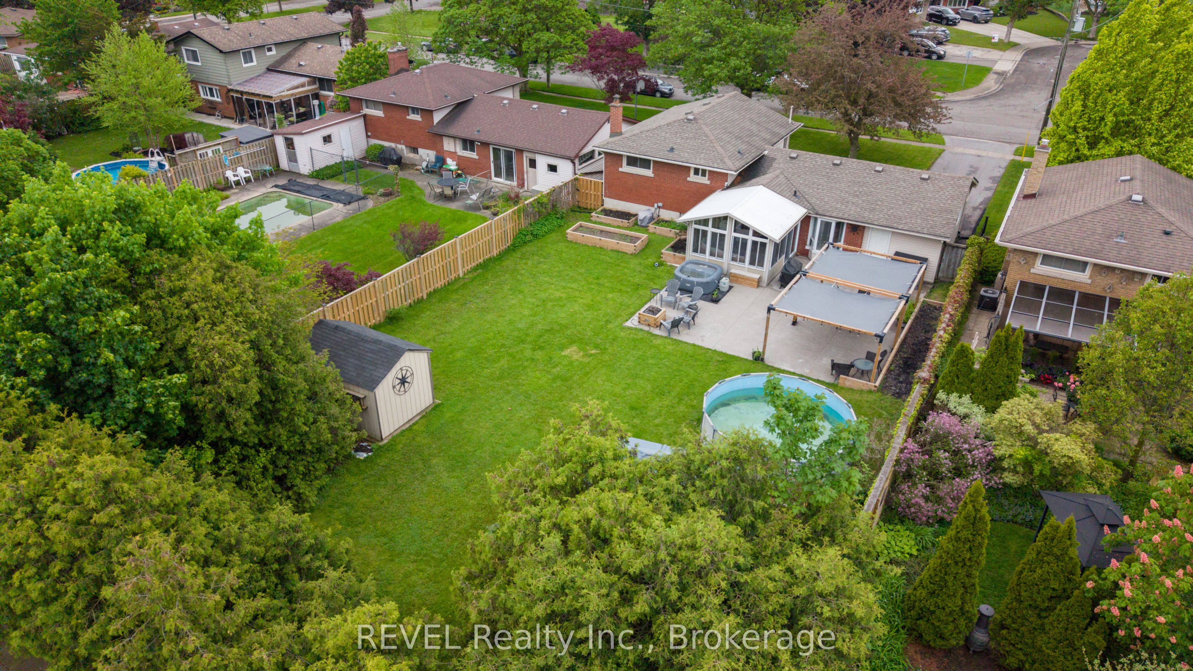 4480 Queensway Gardens Property Photo 35