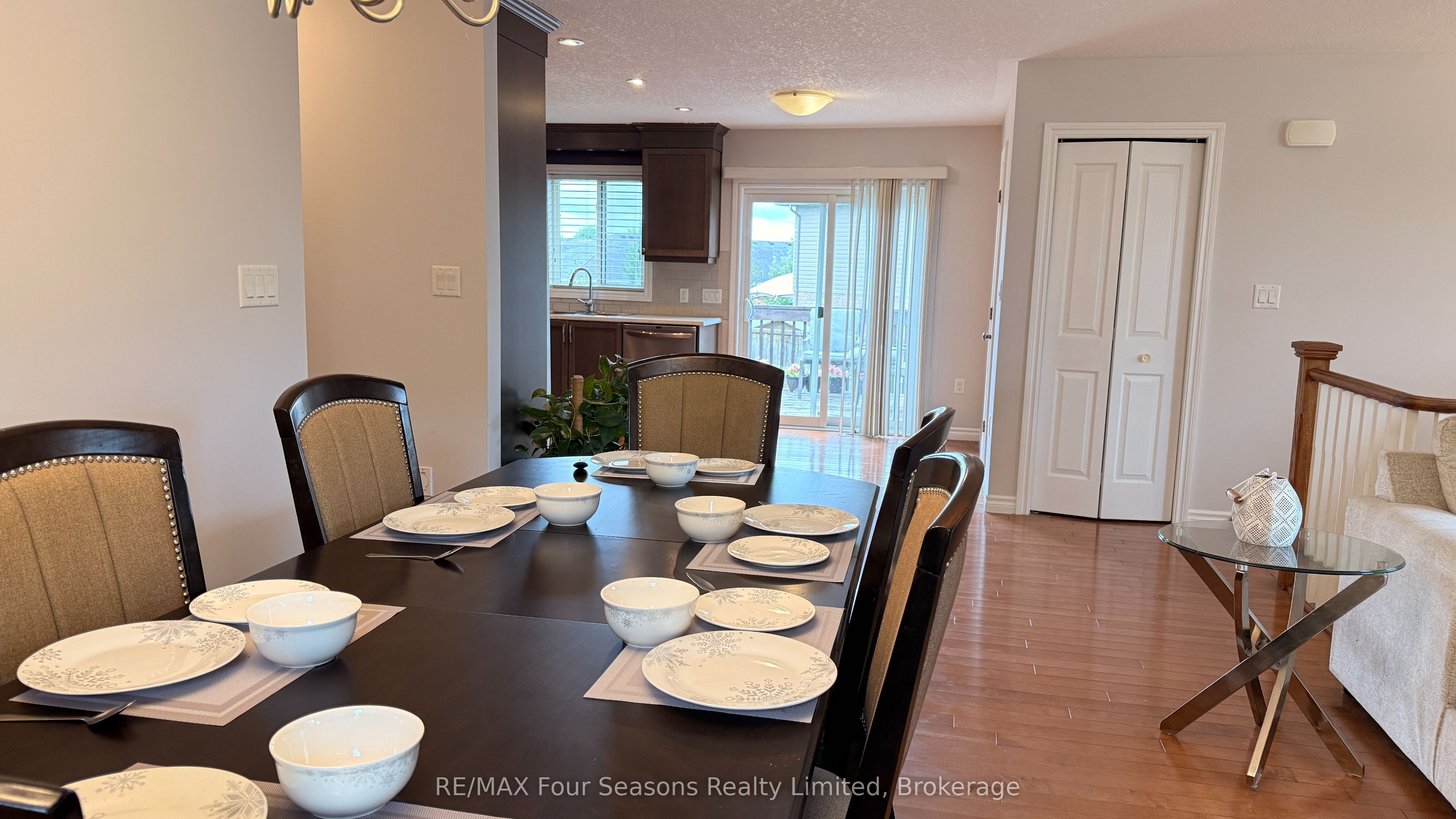 325 Gingrich Crescent Property Photo 11