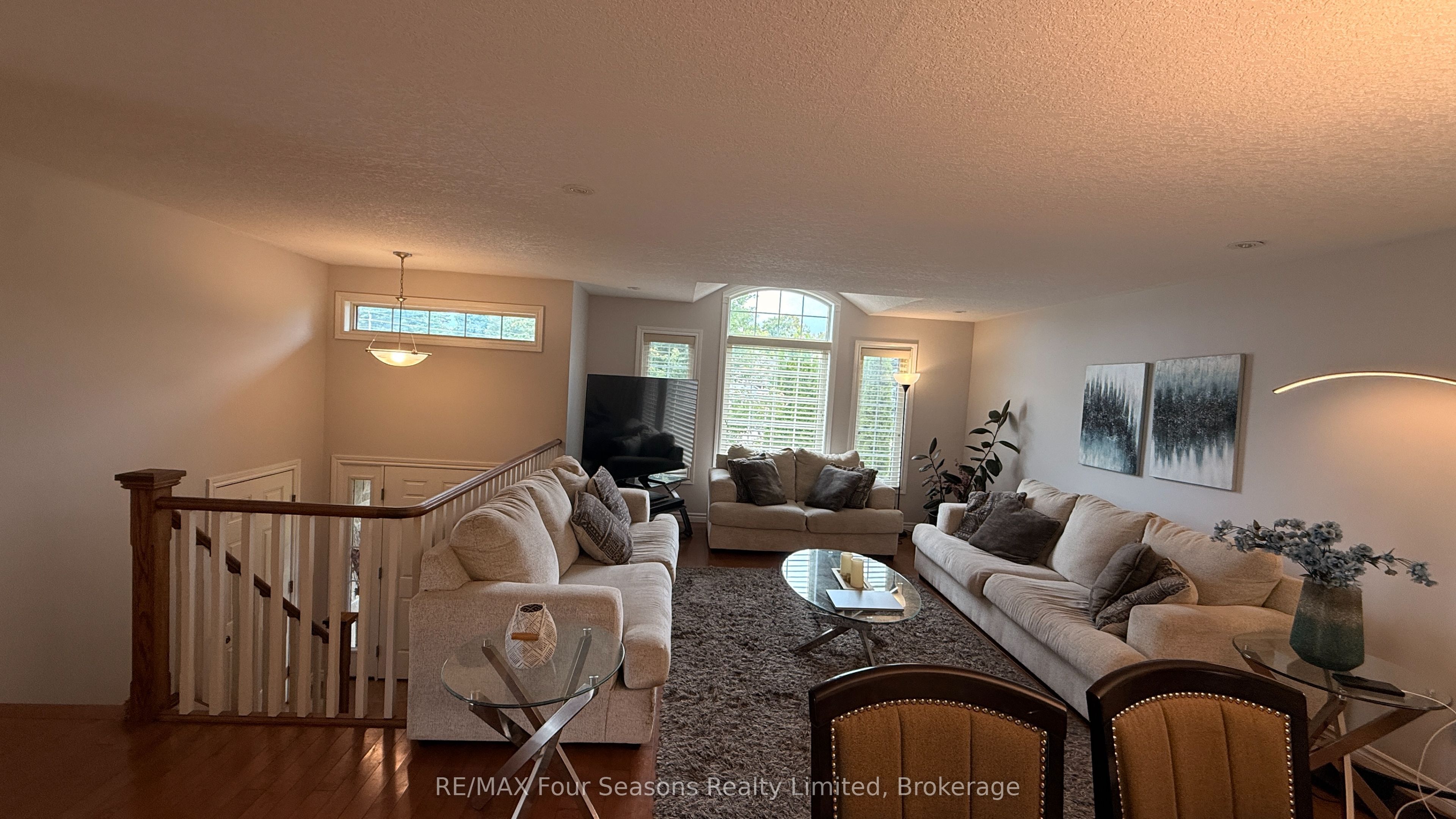 325 Gingrich Crescent Property Photo 13