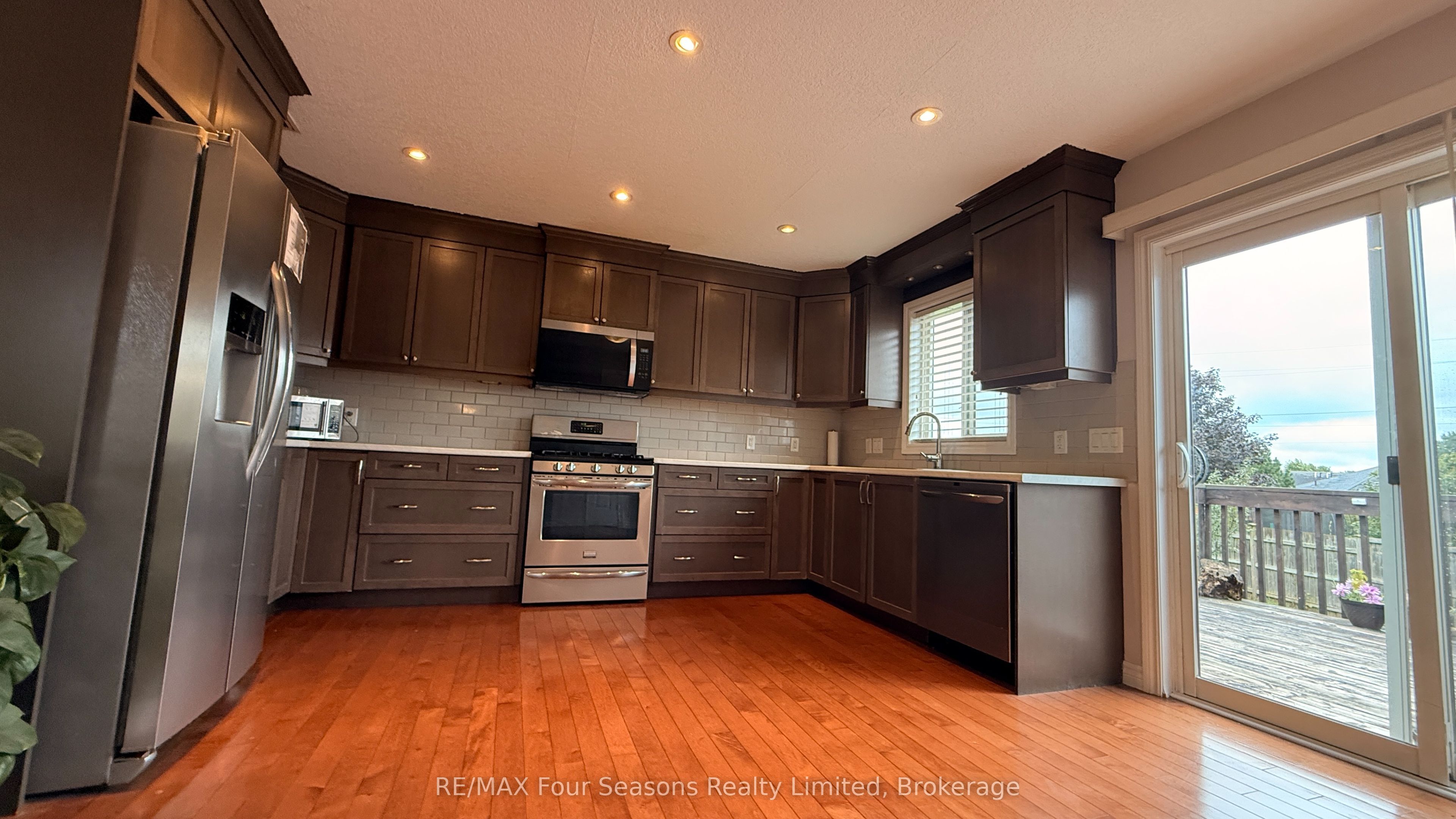 325 Gingrich Crescent Property Photo 16