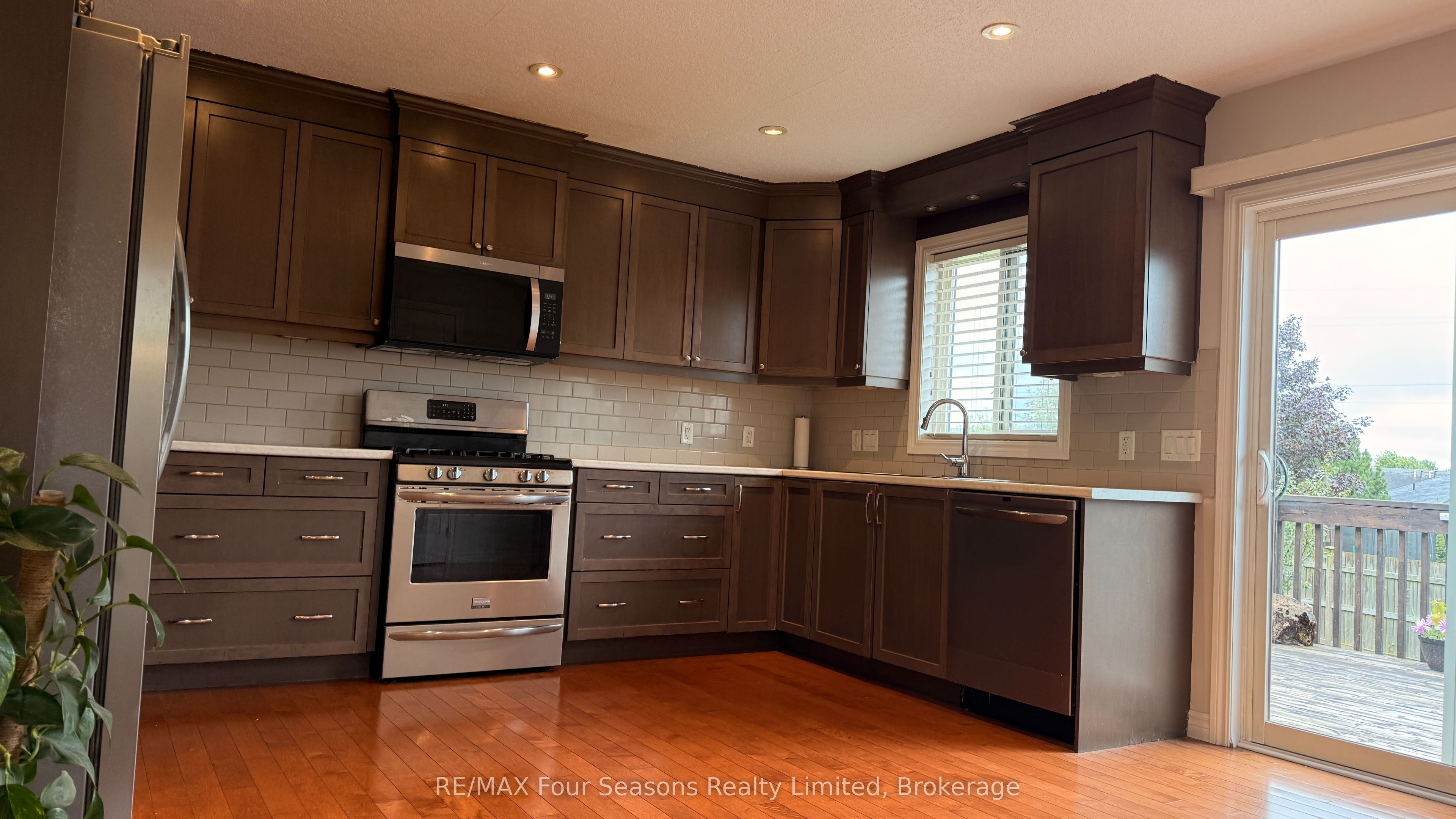 325 Gingrich Crescent Property Photo 17