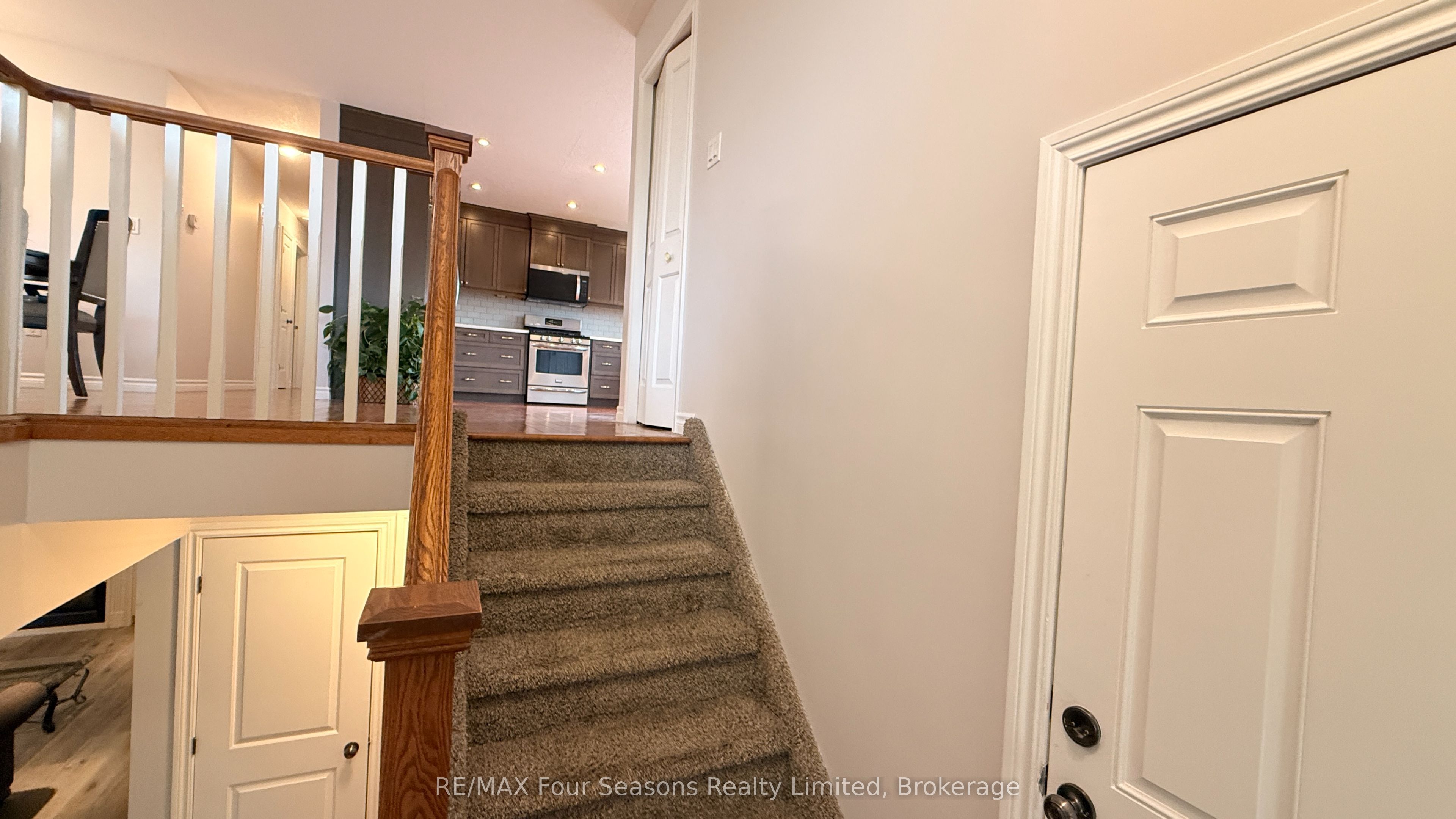 325 Gingrich Crescent Property Photo 23