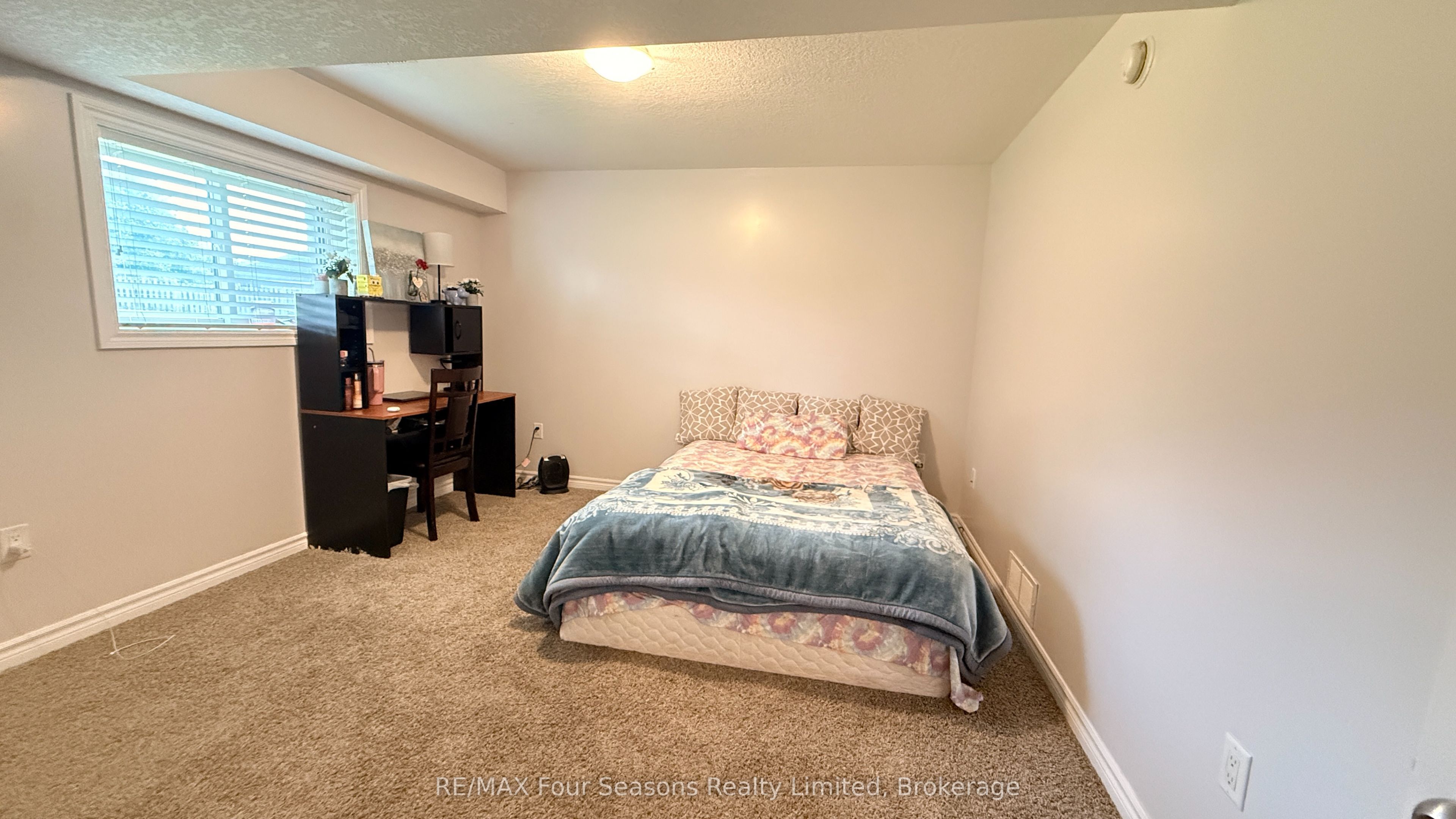 325 Gingrich Crescent Property Photo 28