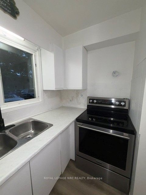 65 Dorchester Boulevard 53 Property Photo 3