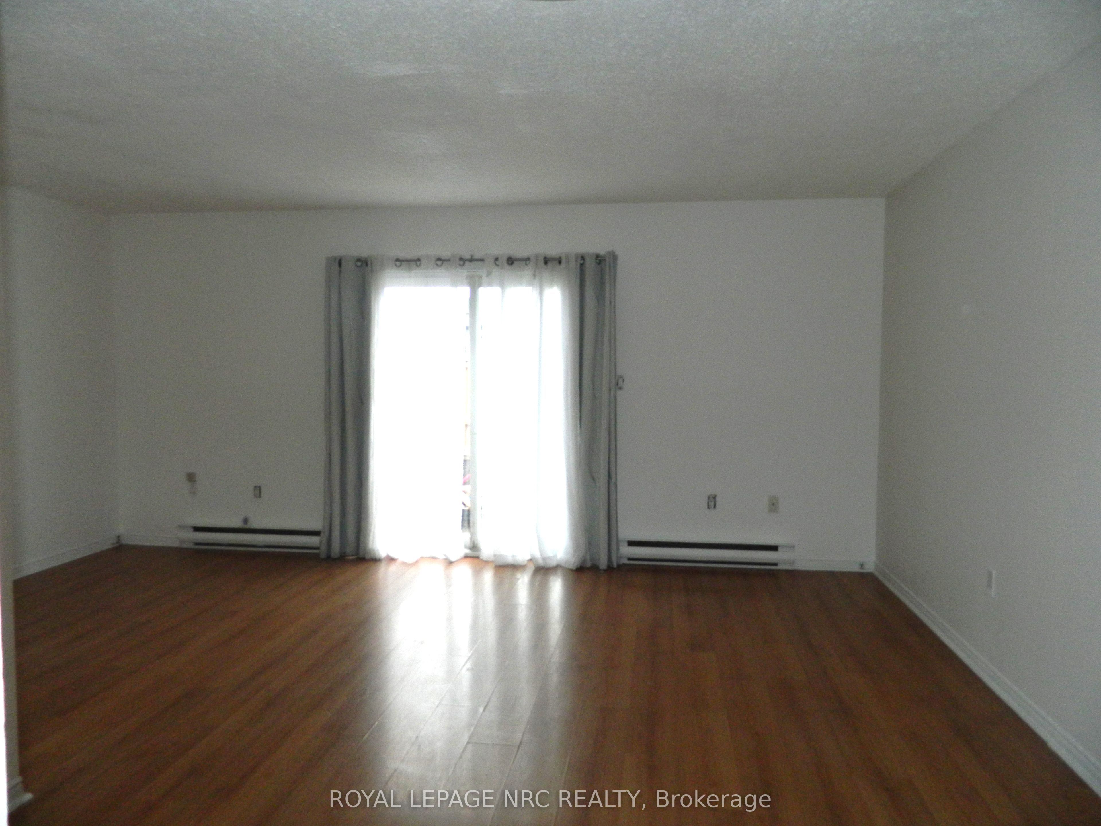 65 Dorchester Boulevard 53 Property Photo 6
