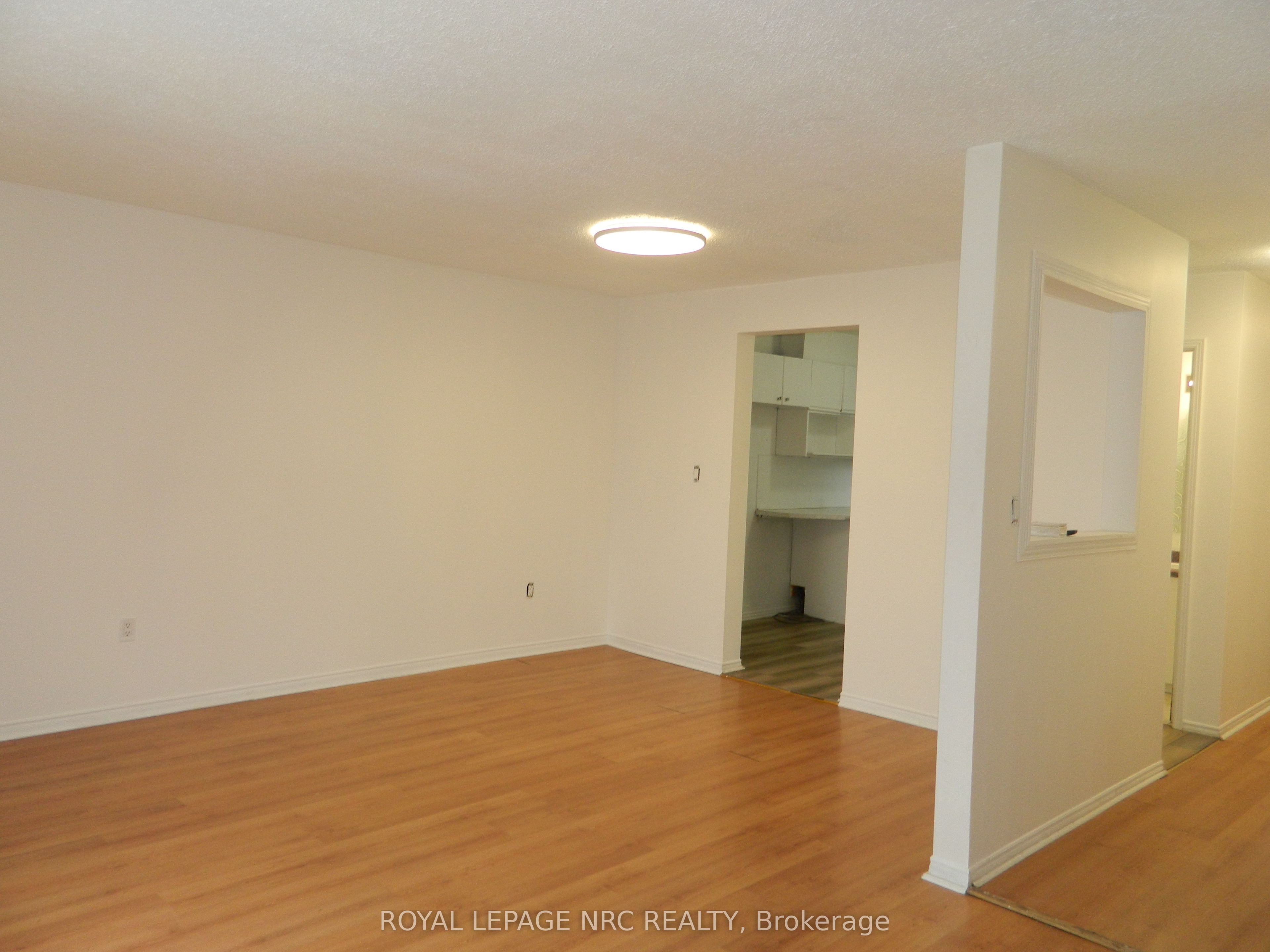 65 Dorchester Boulevard 53 Property Photo 7