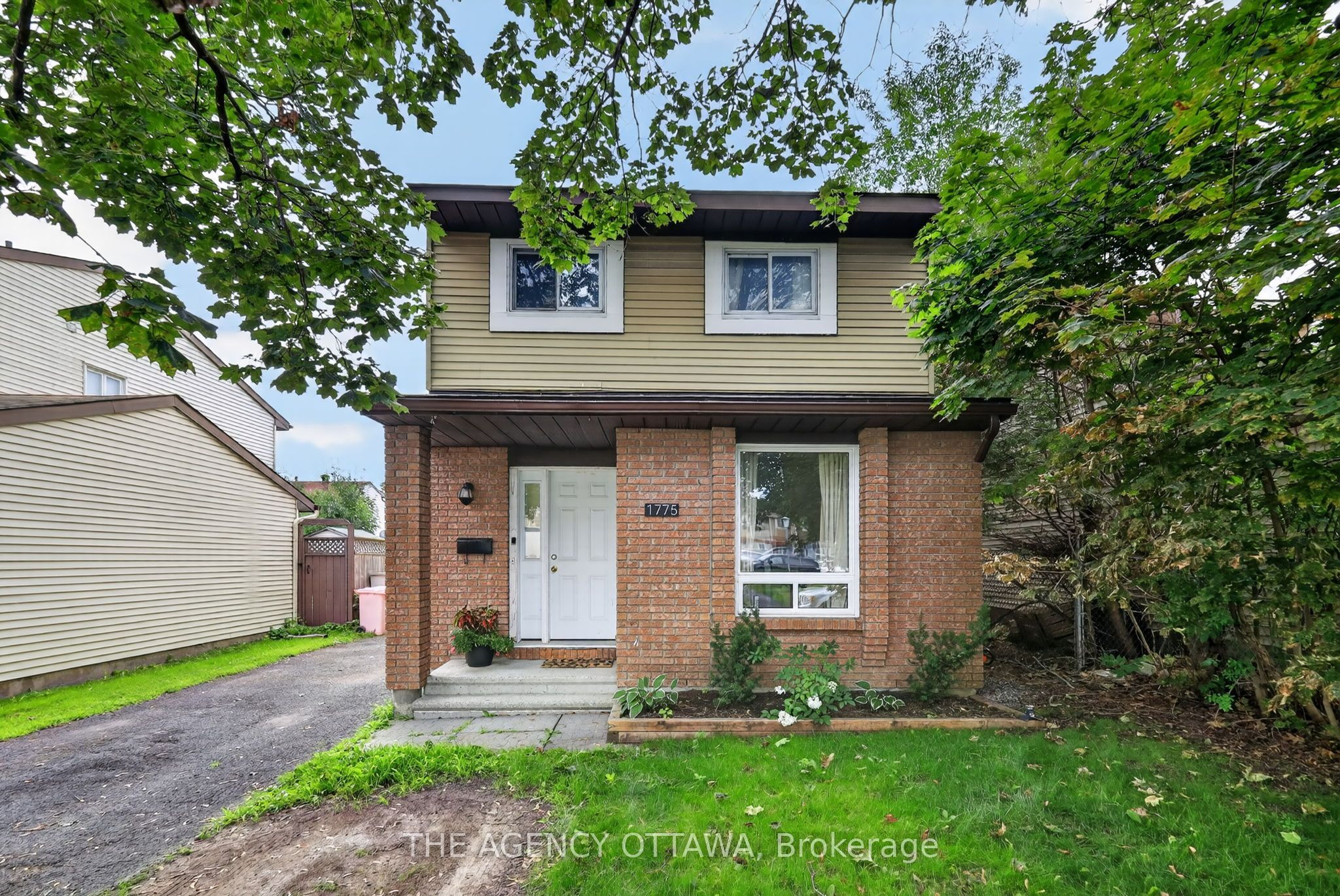 1775 Stonehenge Crescent Property Photo 1